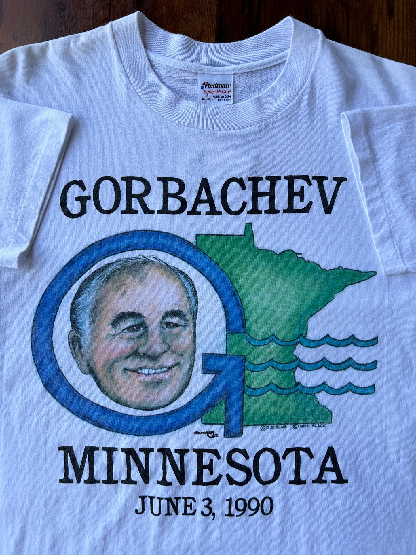 1990 Mikhail Gorbachev Minnesota T-Shirt. Size S/M
