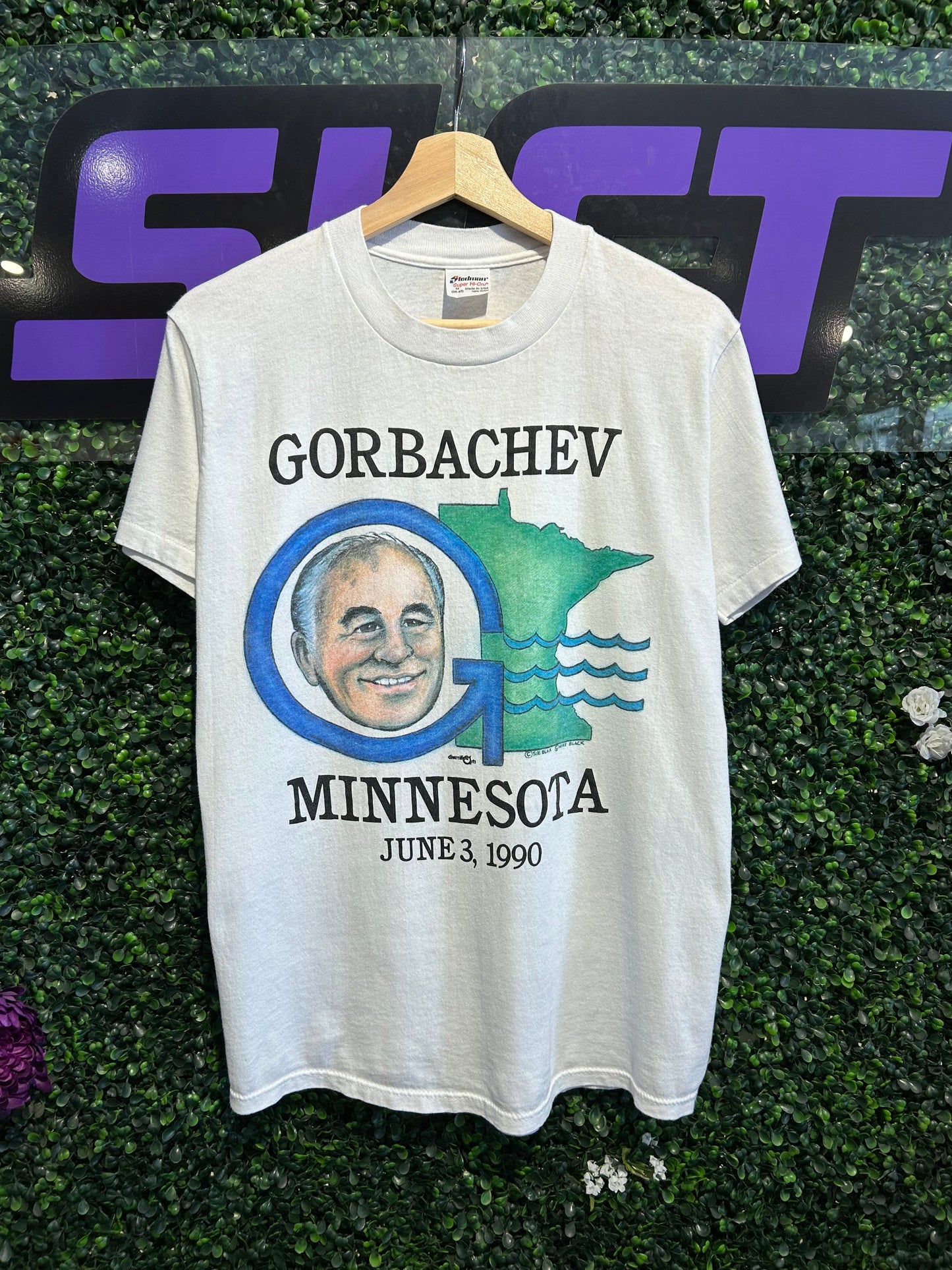 1990 Mikhail Gorbachev Minnesota T-Shirt. Size S/M
