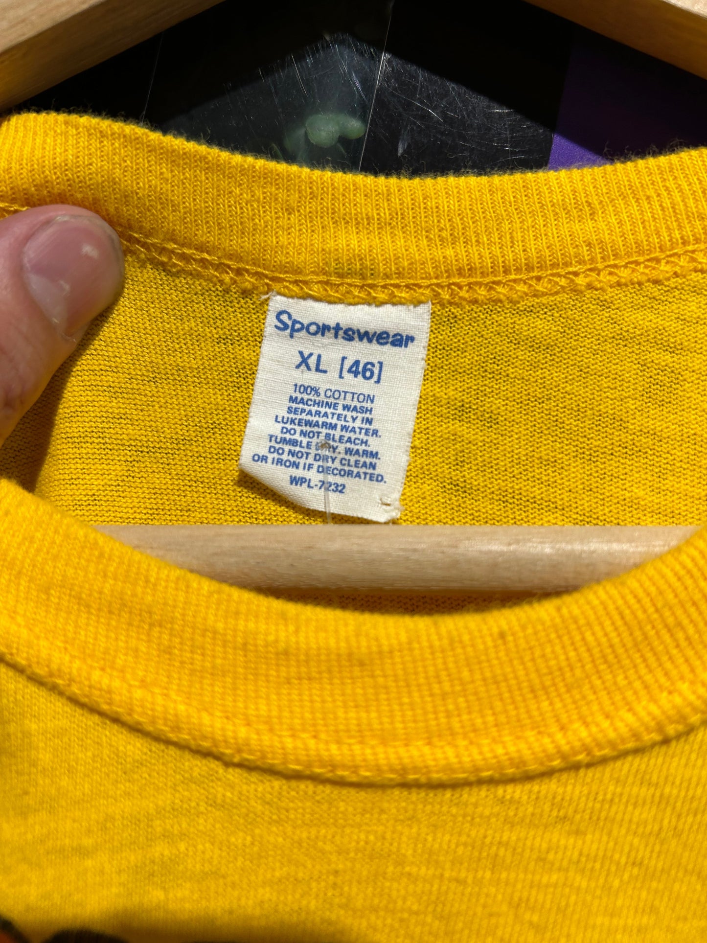 70s When Yer Hot… Yer Hot Dice Gambling T-Shirt. Size M/L