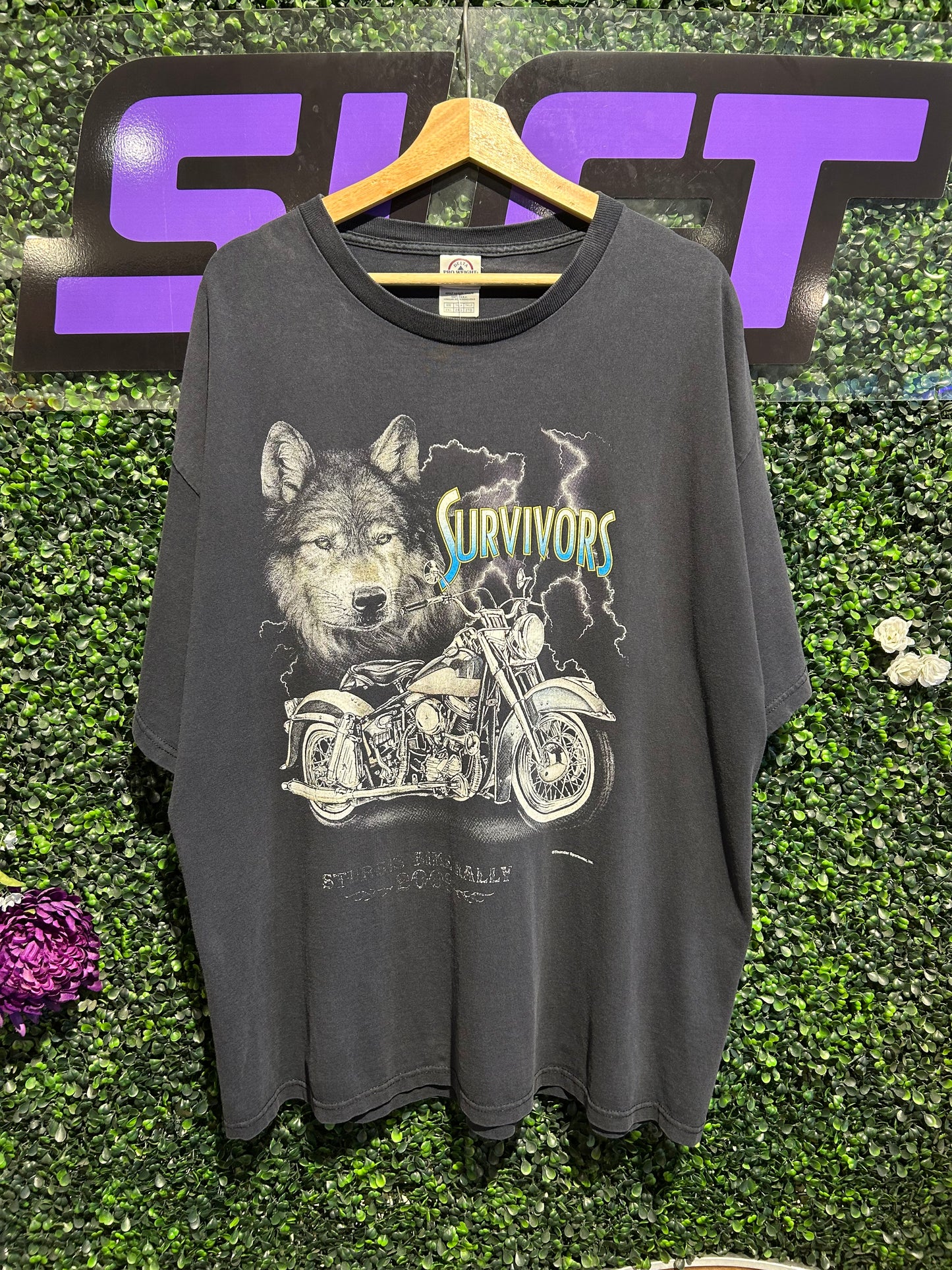 2009 Sturgis Black Hills Rally Survivors Wolf T-Shirt. Size XXL