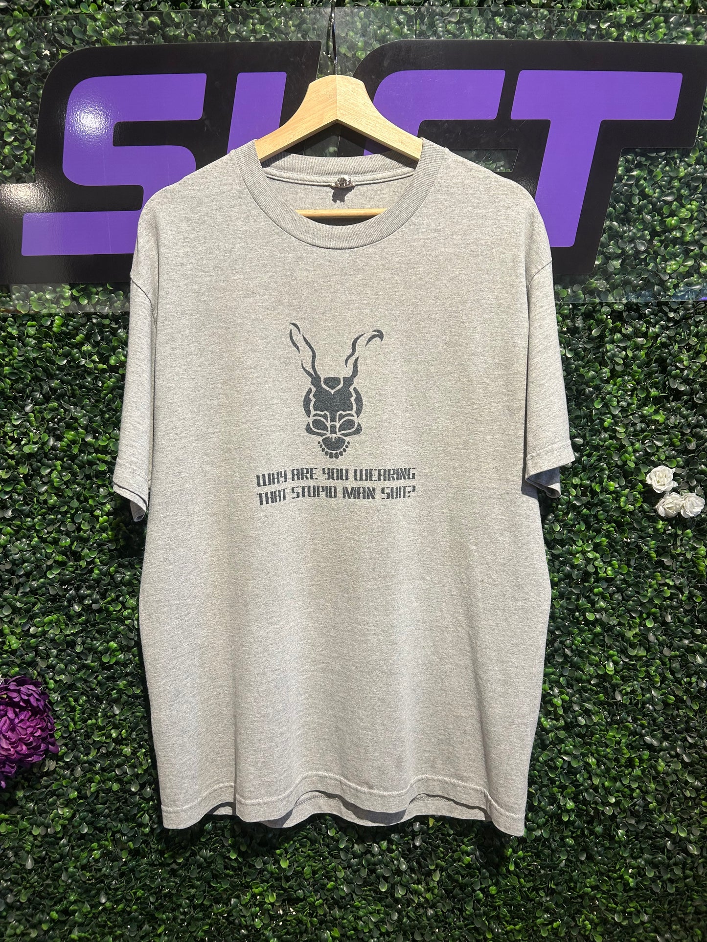 00s Donnie Darko “Why Are You Wearing That Stupid Man Suit?” T-Shirt. Size Large
