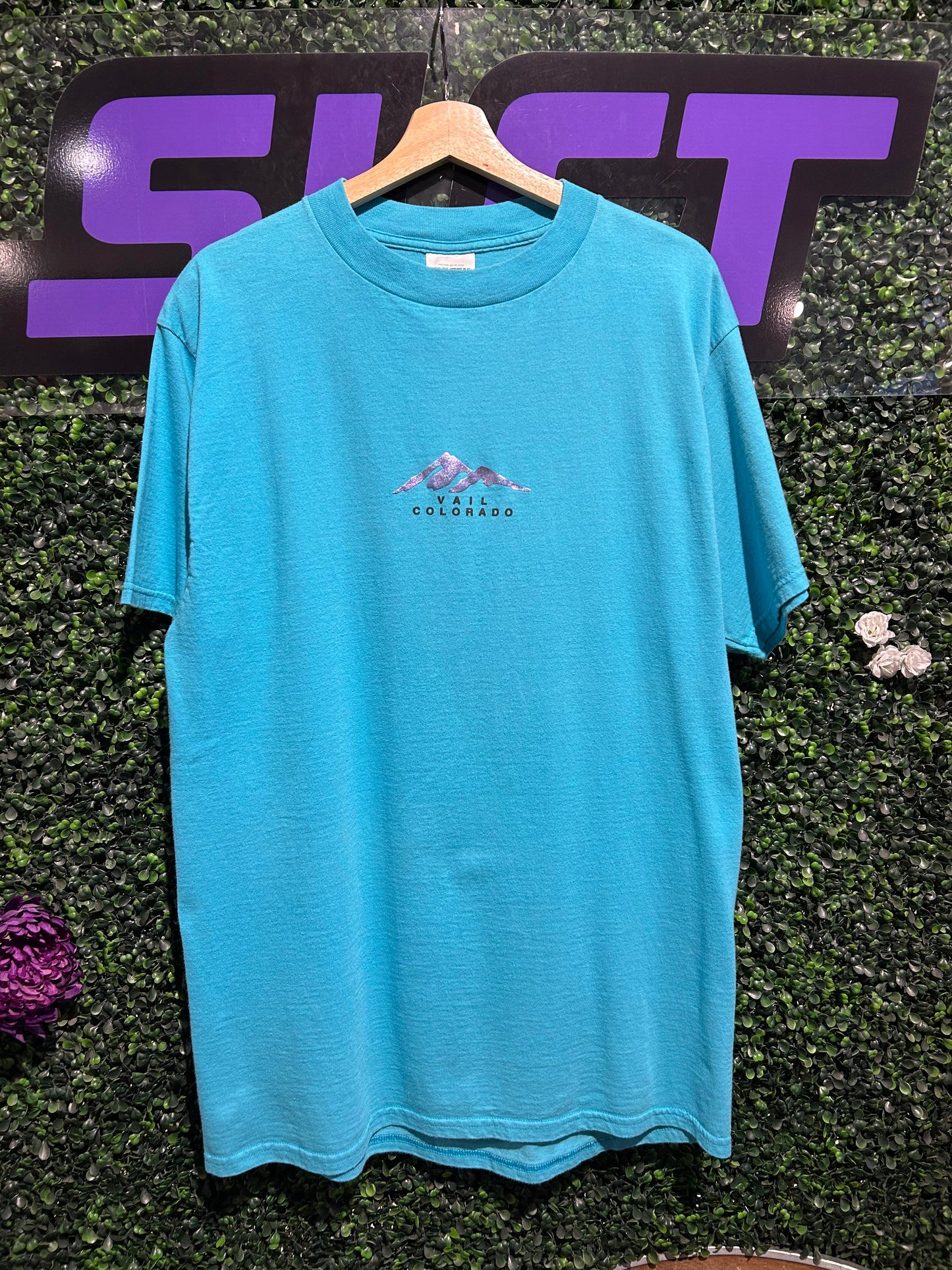 90s Vail Colorado T-Shirt. Size Large