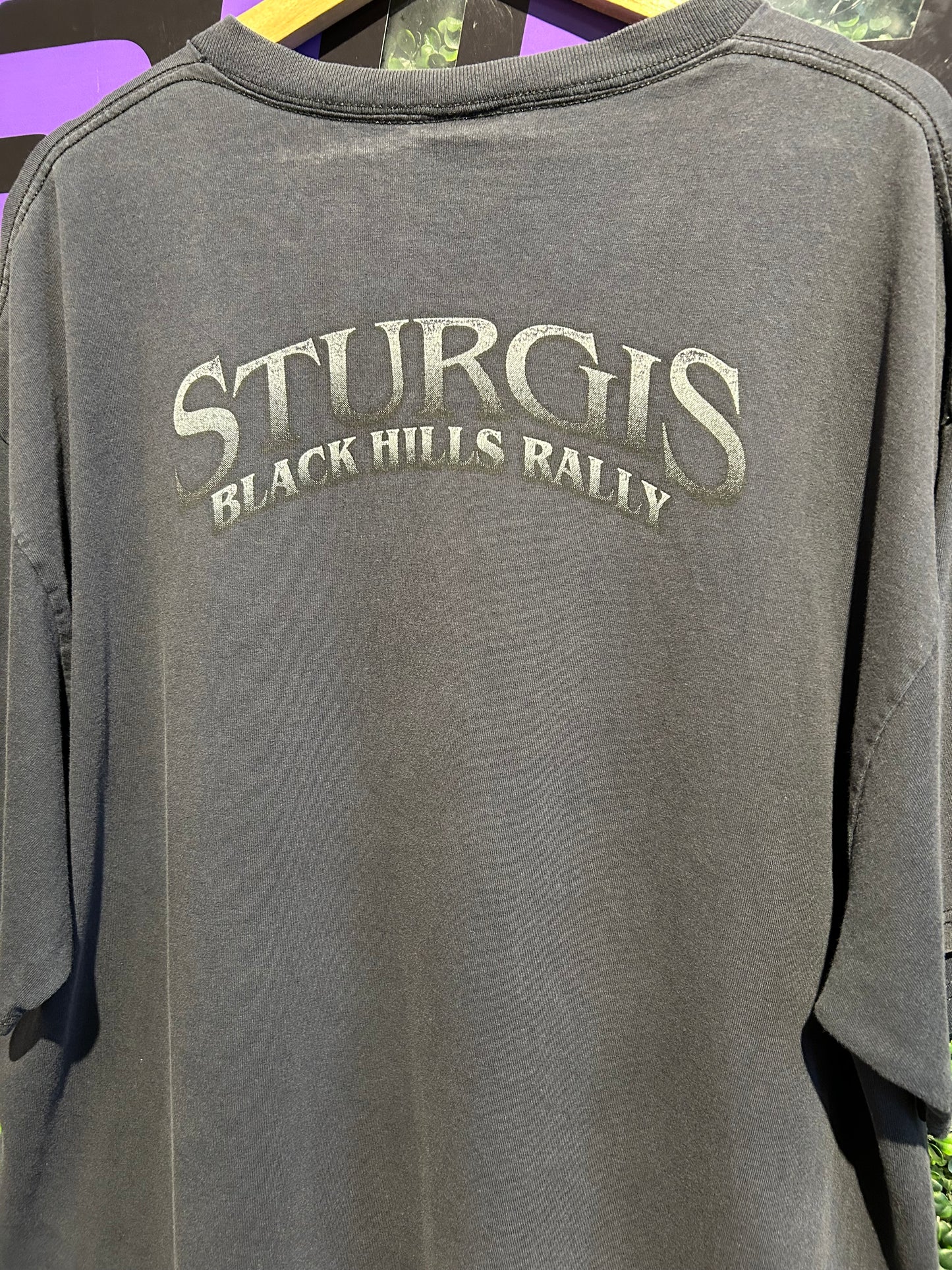 2009 Sturgis Black Hills Rally Survivors Wolf T-Shirt. Size XXL