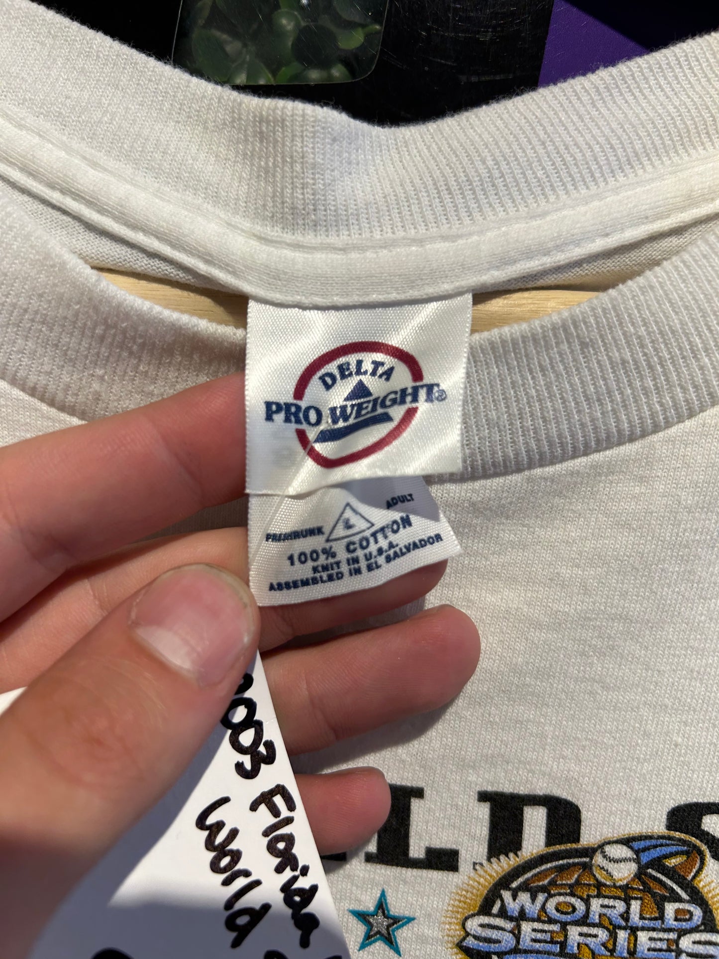 2003 Florida Marlins World Series Champions T-Shirt. Size Large