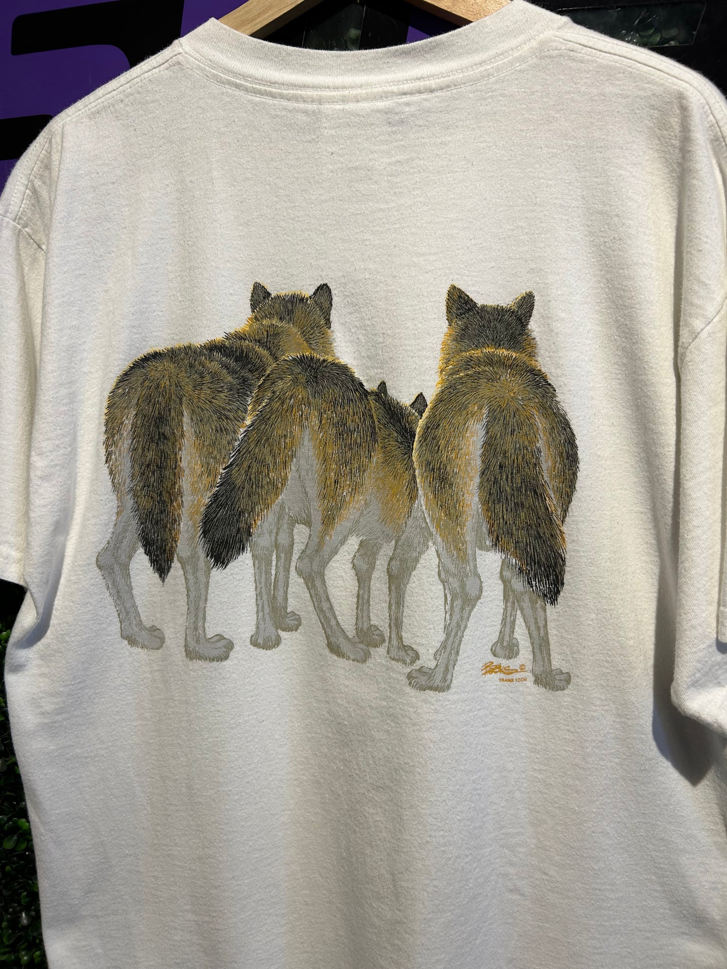 90s Bissett Manitoba Canada Wolf T-Shirt. Size Large