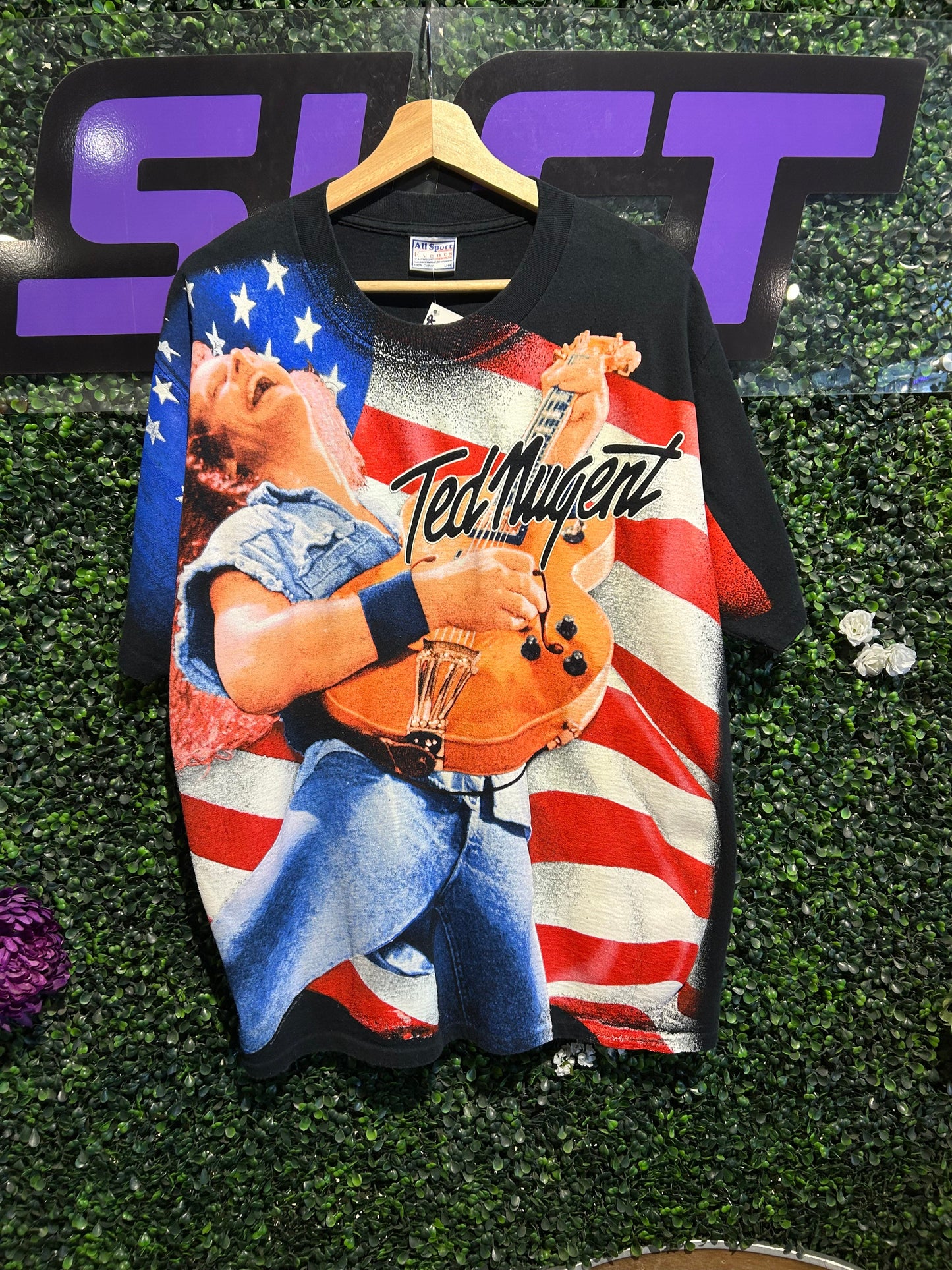 2000 Ted Nugent One Nation Under Ted T-Shirt. Size Large