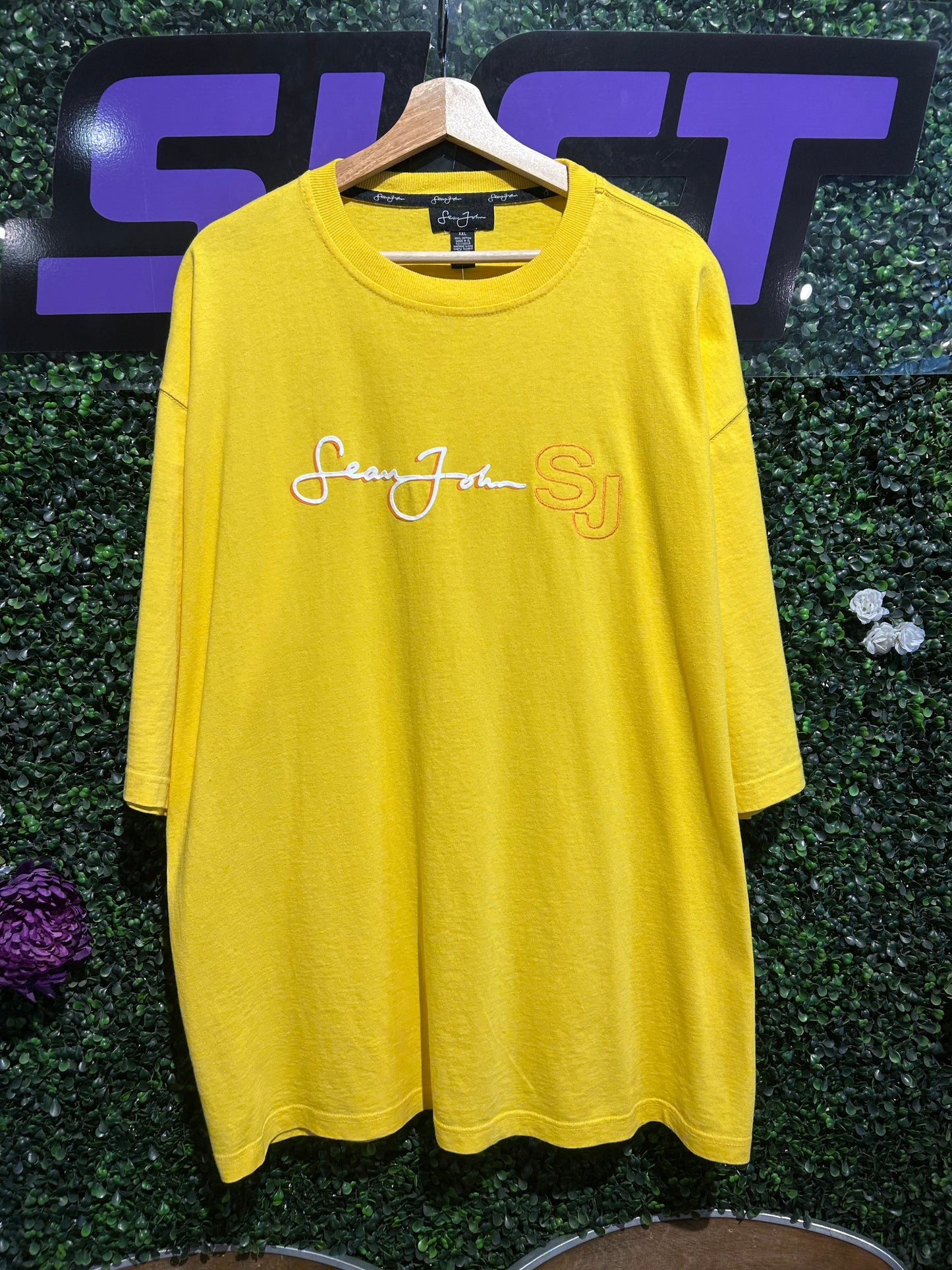 Vintage Sean John T-Shirt. Size XXL