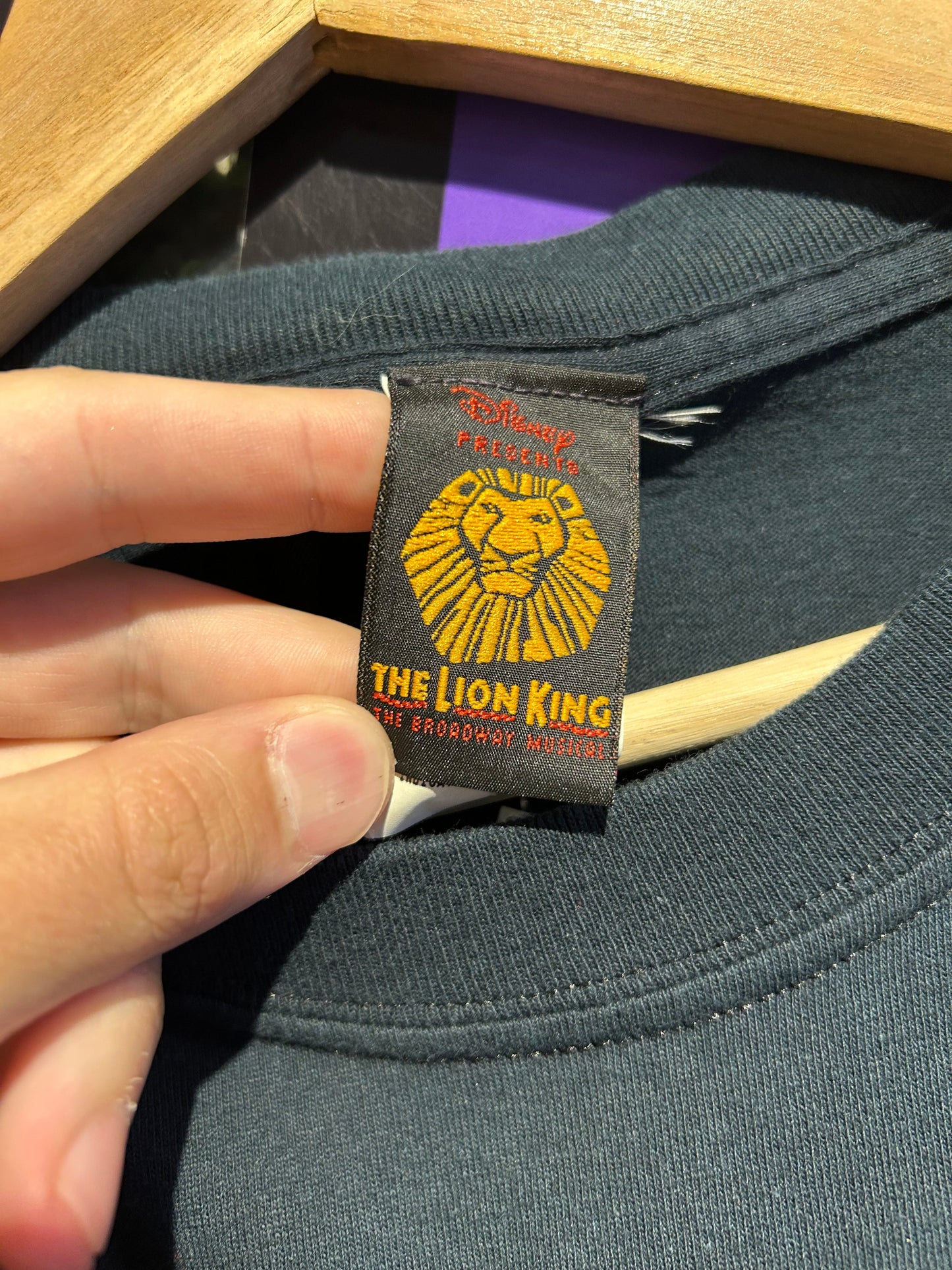 00s Lion King Broadway Musical New York T-Shirt. Size Large
