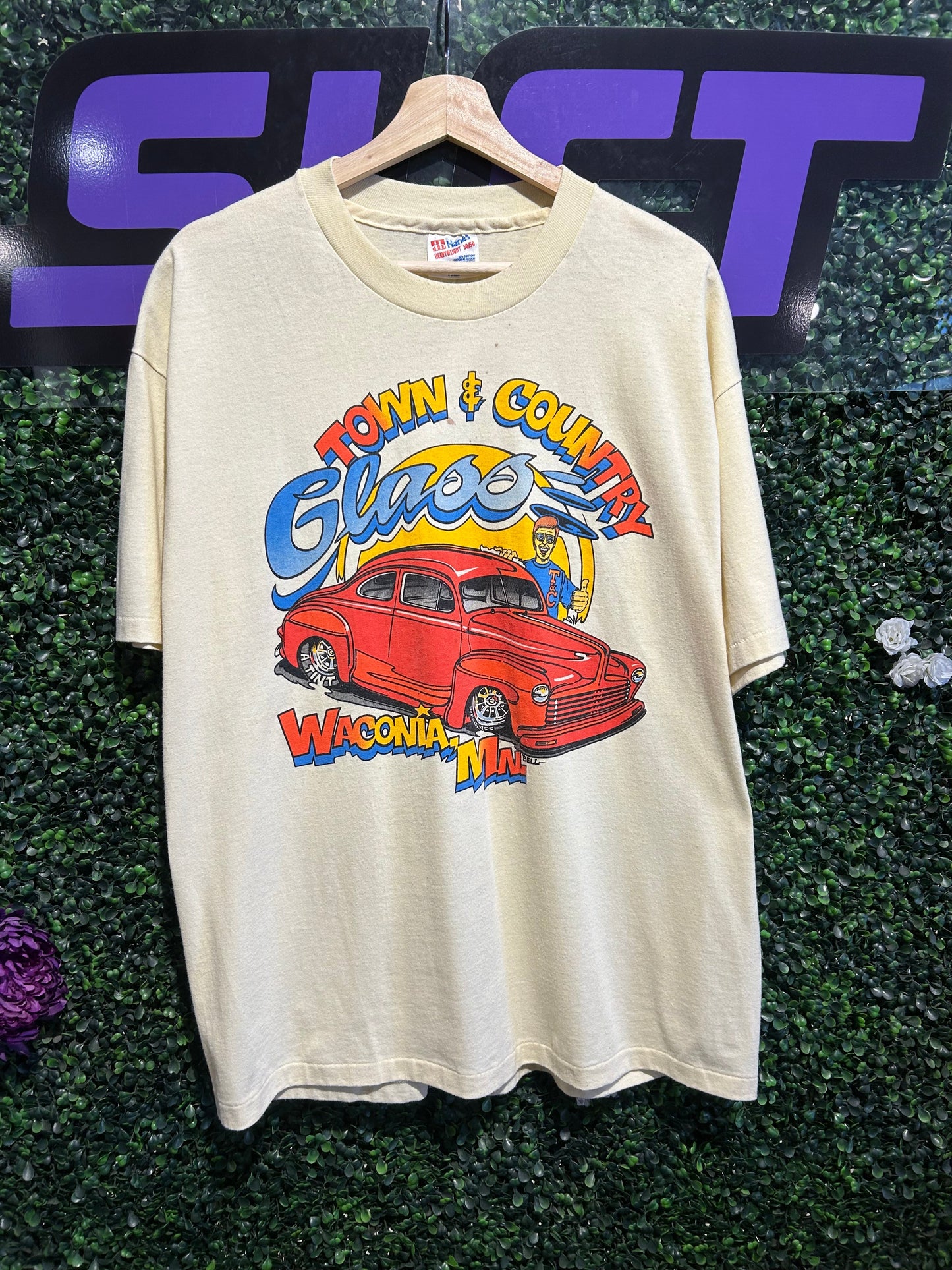 90s Town & Country Glass Car T-Shirt. Size XL