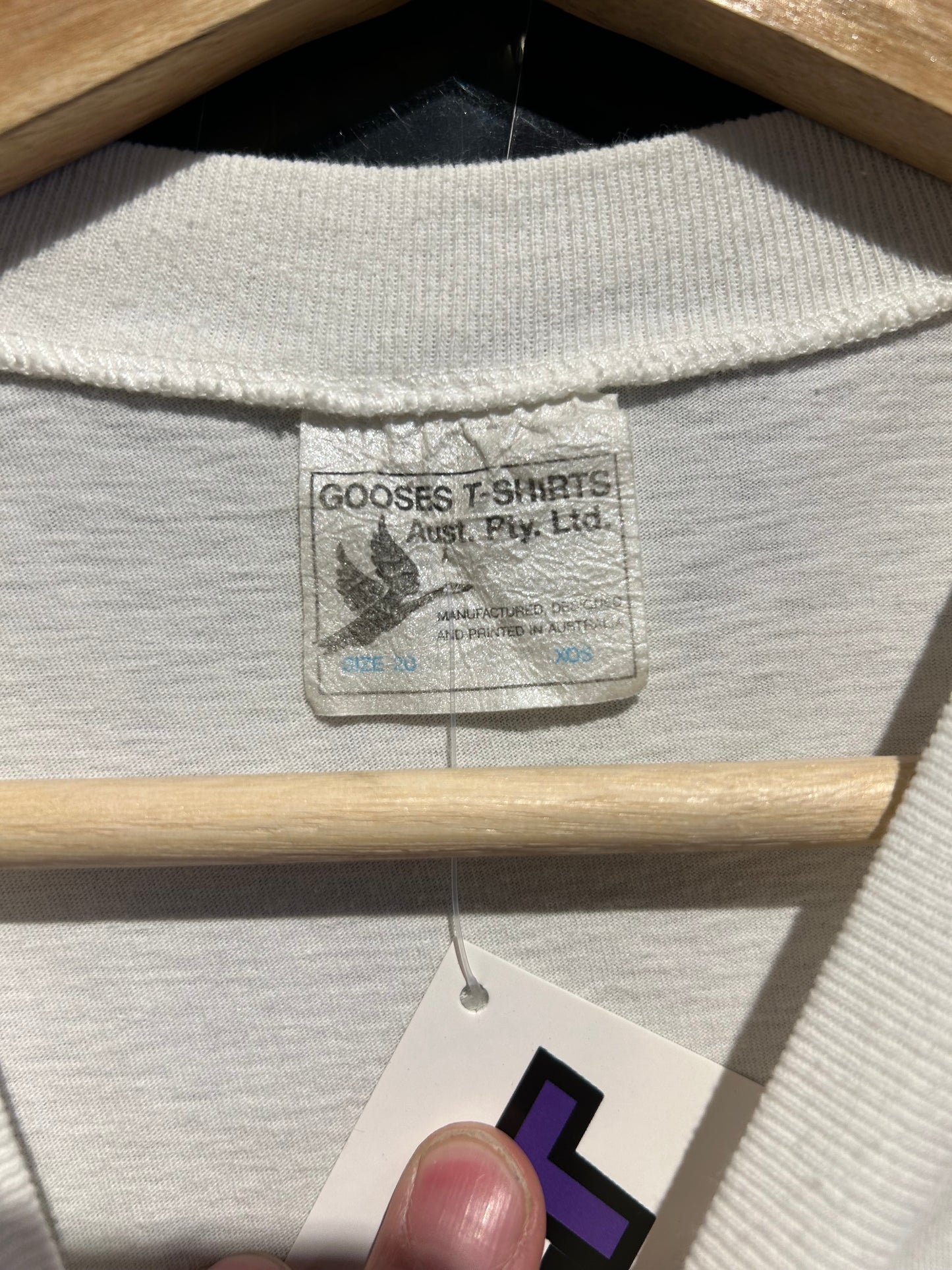 90s Kangaroo Australia Art T-Shirt. Size Large