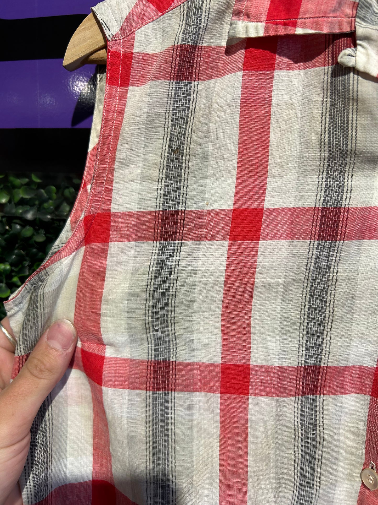 70s Plaid Button-Up Sleeveless Top. Size S/M