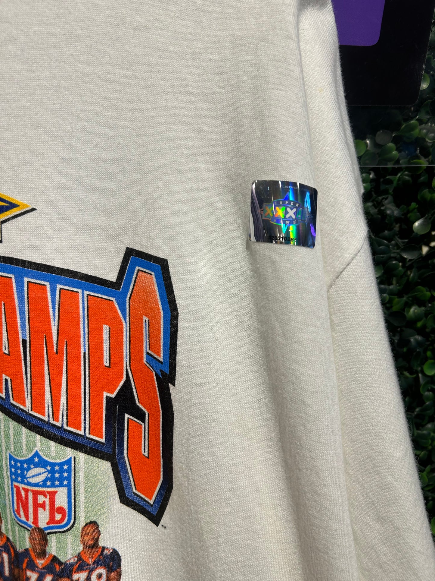 1998 Denver Broncos Super Bowl Starter T-Shirt. Size XXL