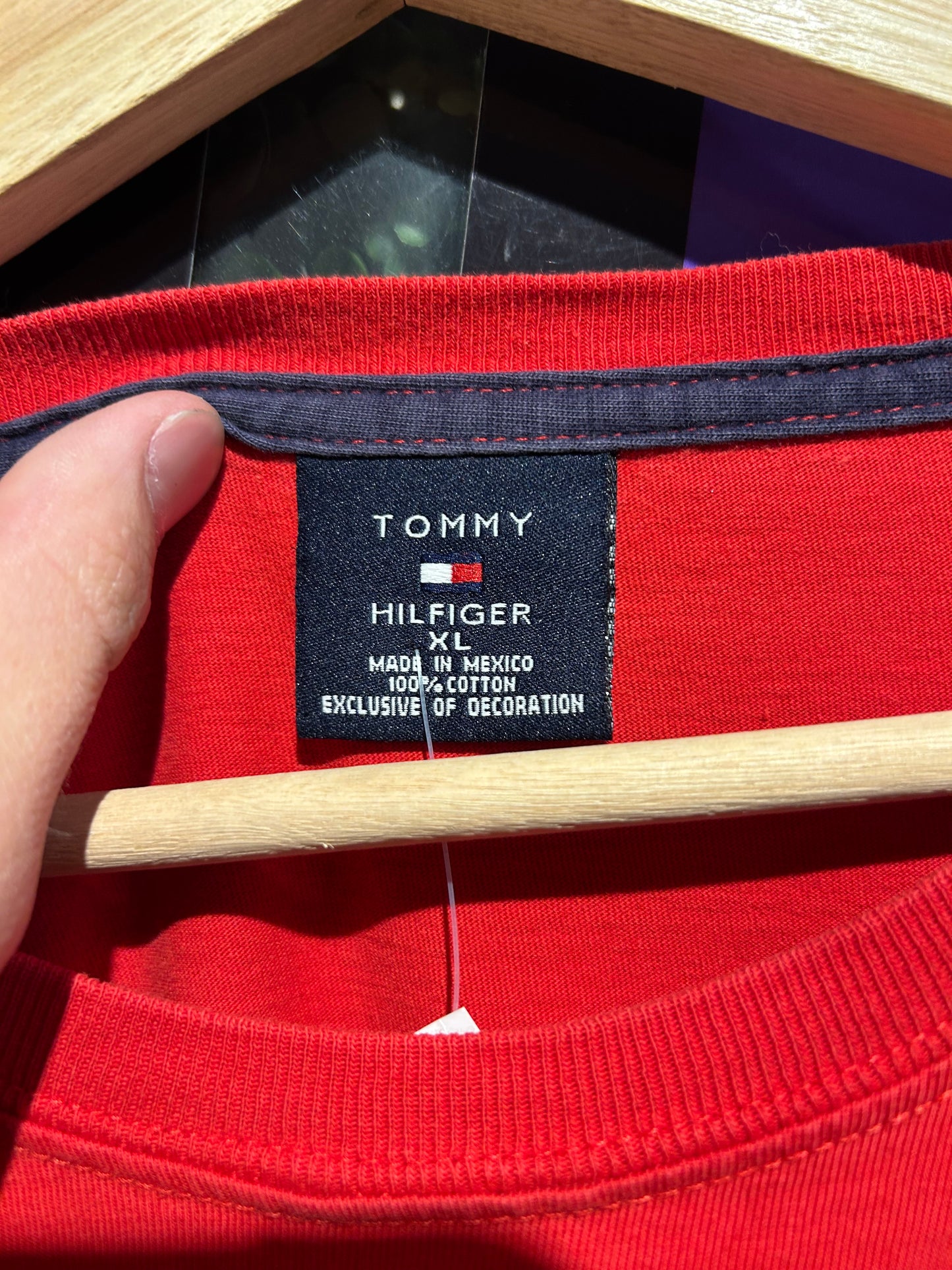 Vintage Tommy Hilfiger T-Shirt. Size XL