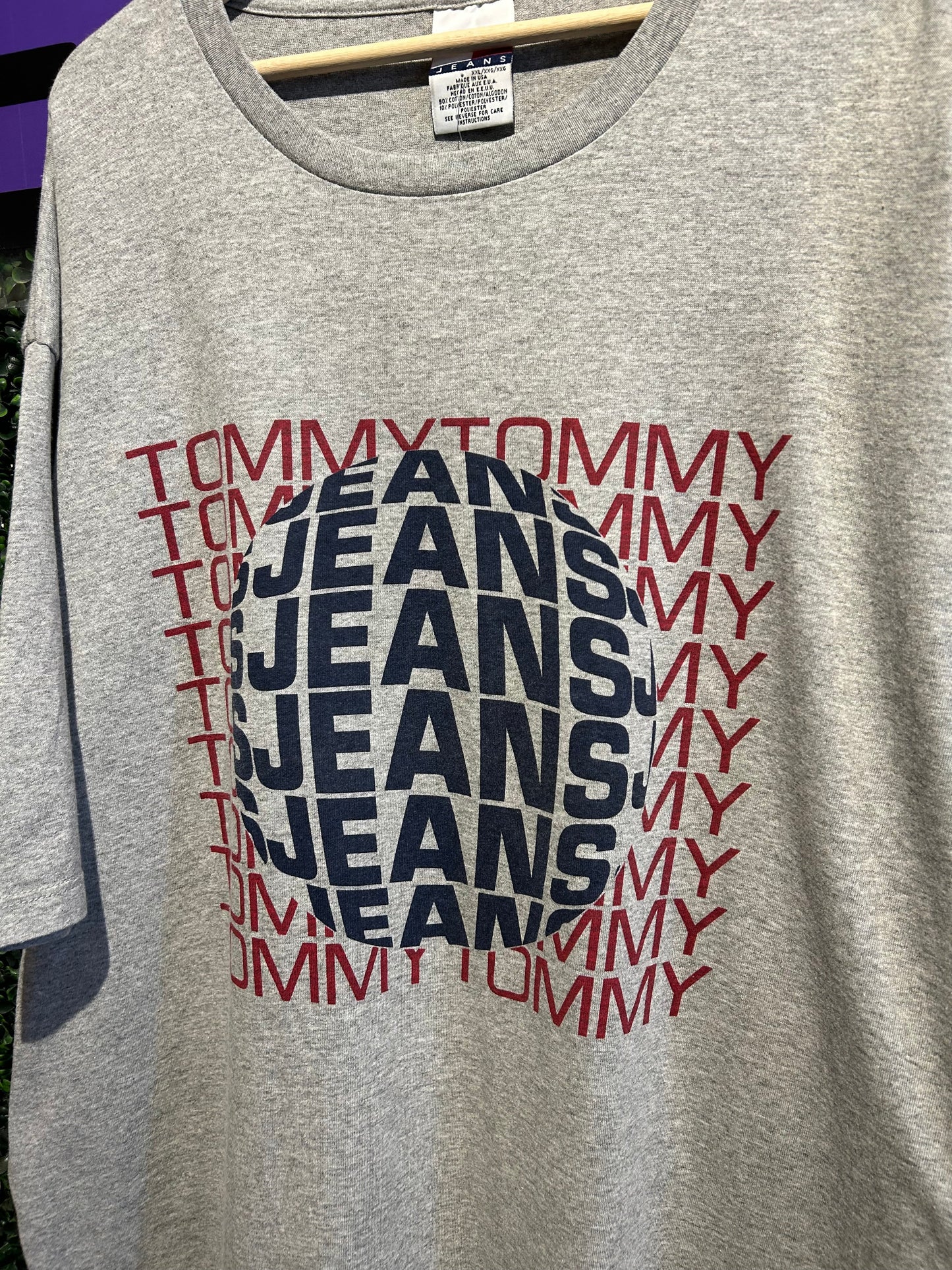 Vintage Tommy Jeans T-Shirt. Size XXL