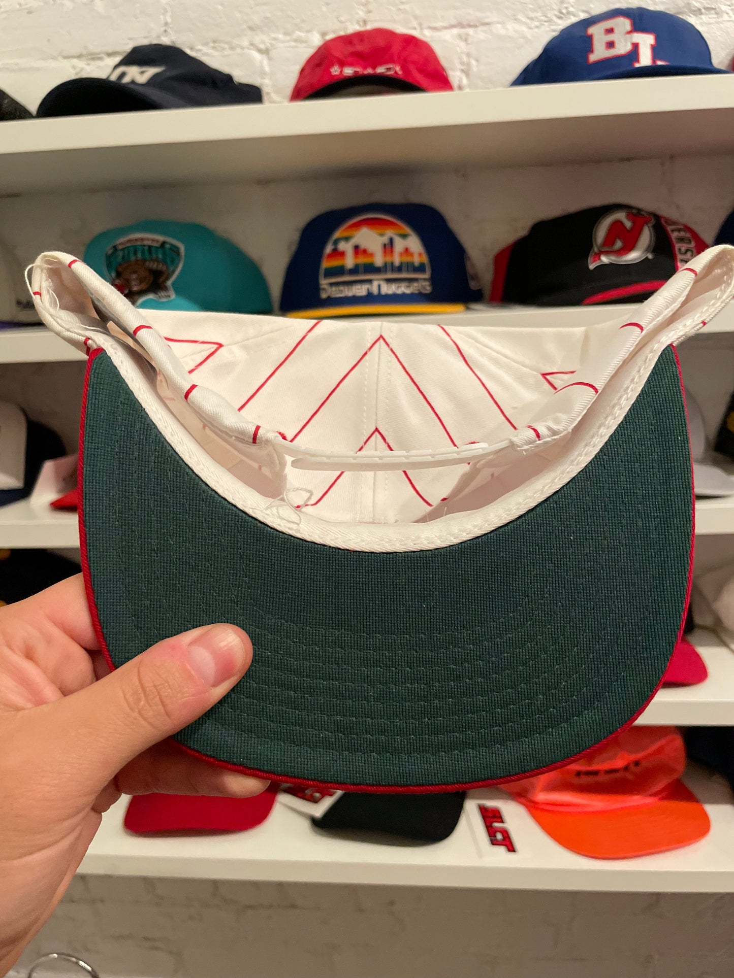 SLCT Stock NYC Souvenir Shop Snapback Hat in White/Red Pinstripe