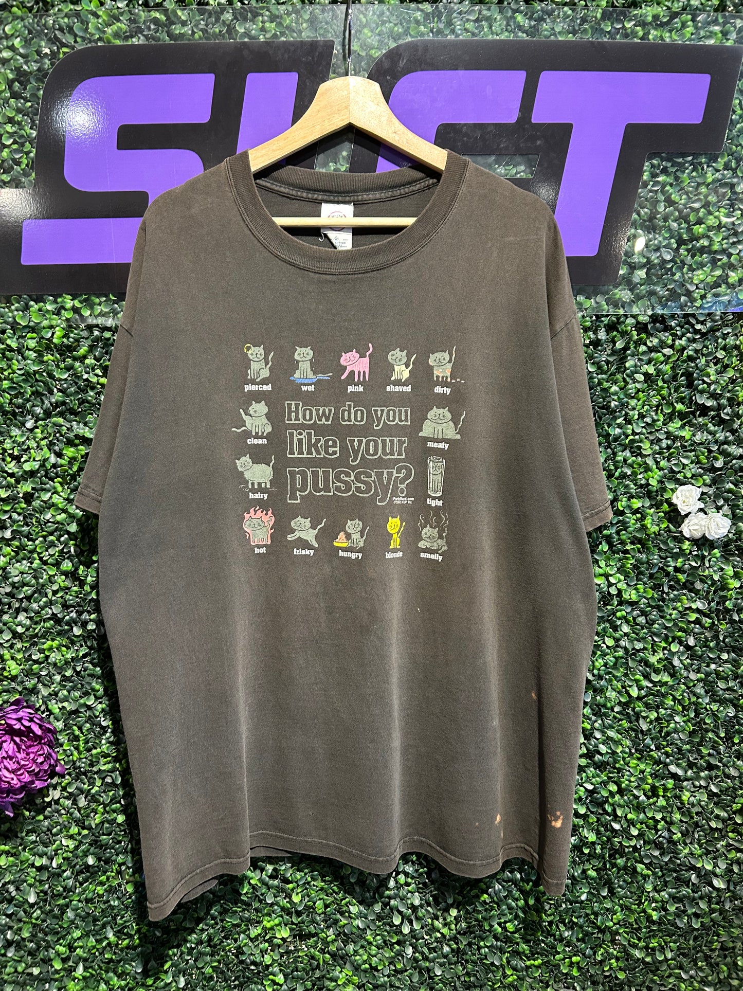 Vintage How Do You Like Your Pussy? T-Shirt. Size XL