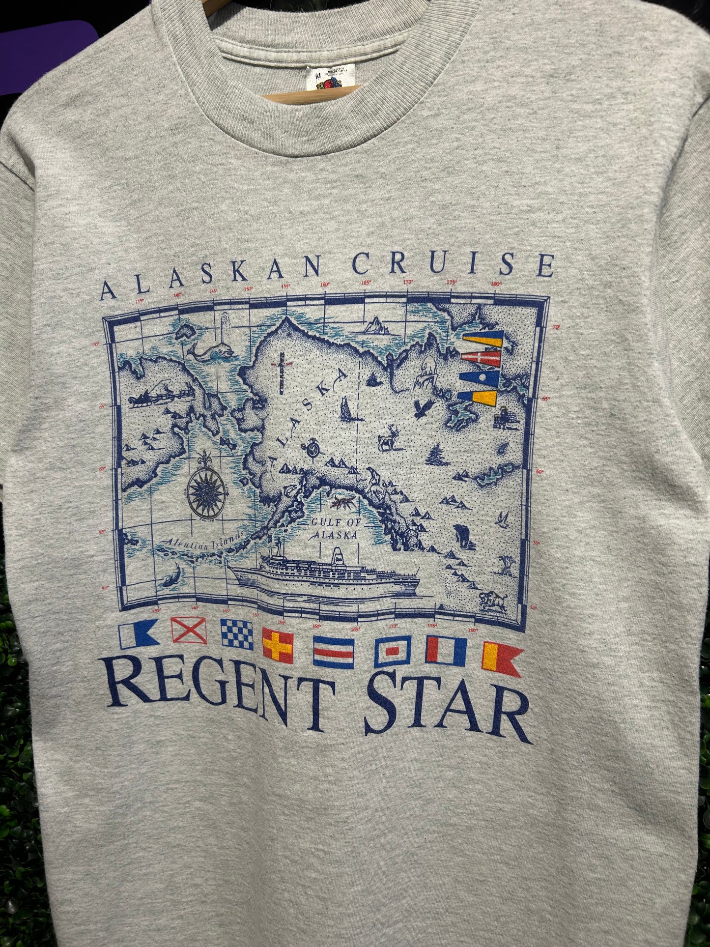 90s Alaskan Cruise Regent Star T-Shirt. Size Medium