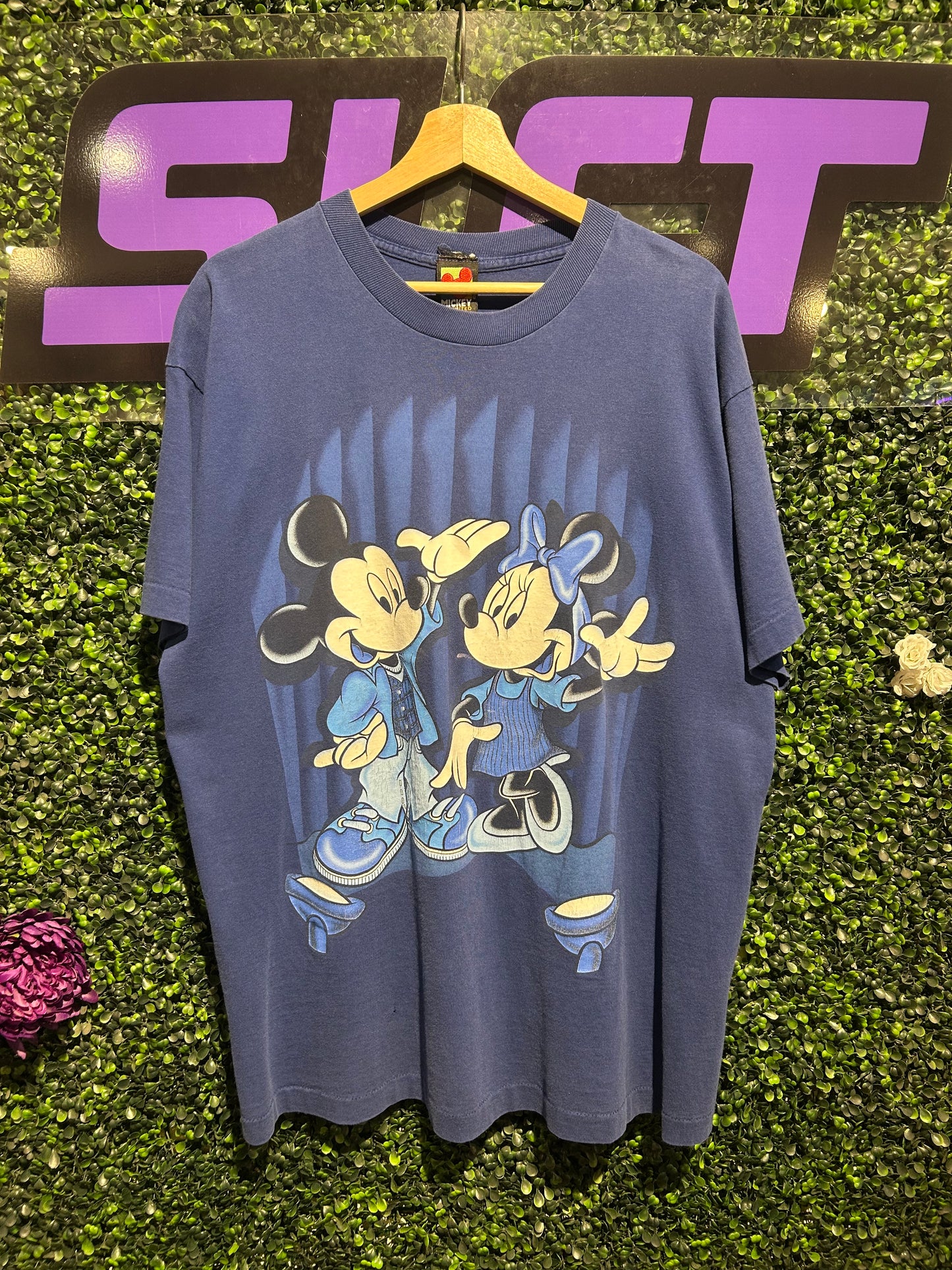 90s Disney Mickey & Minnie Mouse T-Shirt. Size L/XL