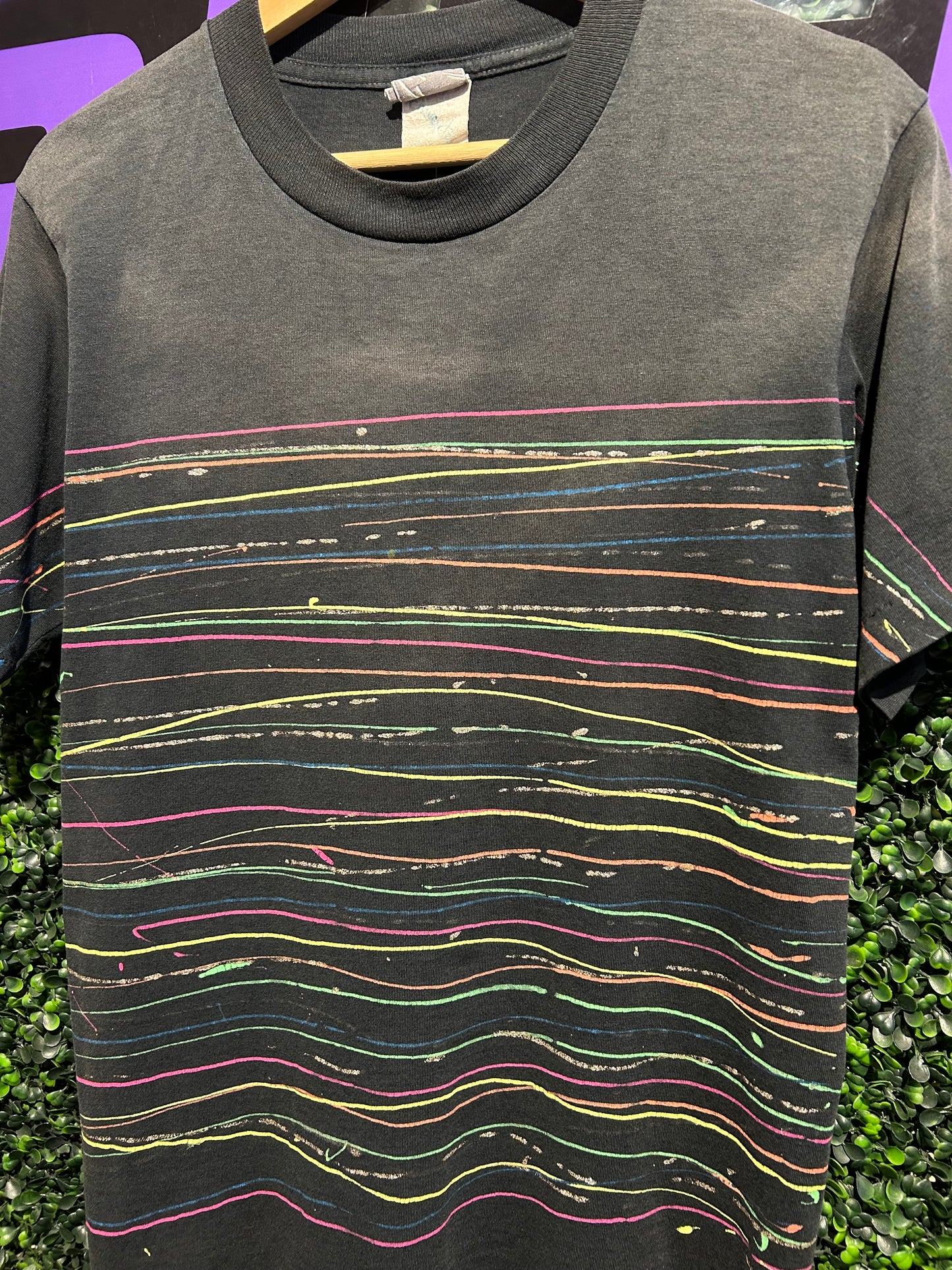 90s Faded Paint T-Shirt. Size Medium