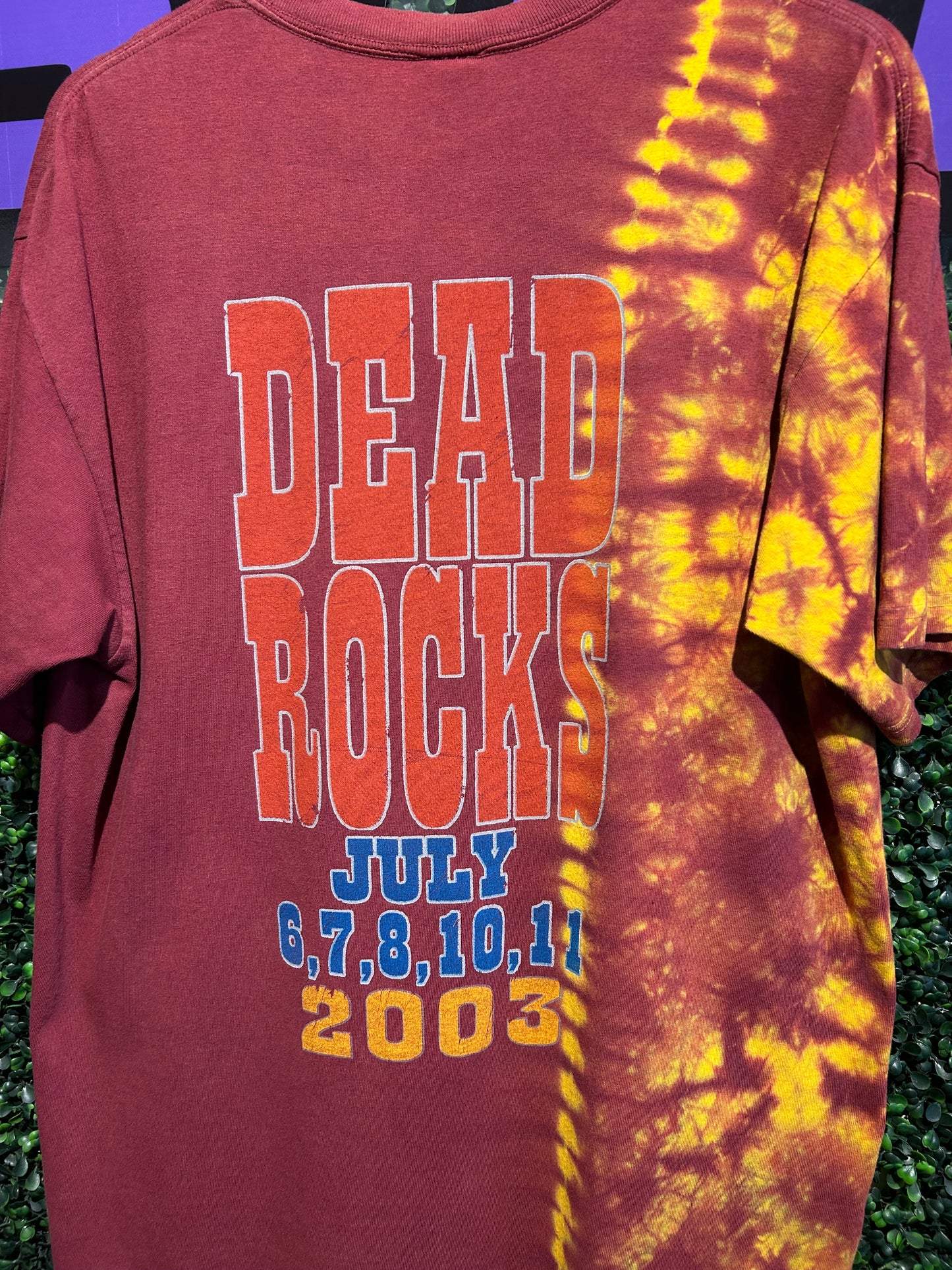 2003 Dead Rocks Grateful Dead Red Rocks Tie-Dye T-Shirt. Size Large