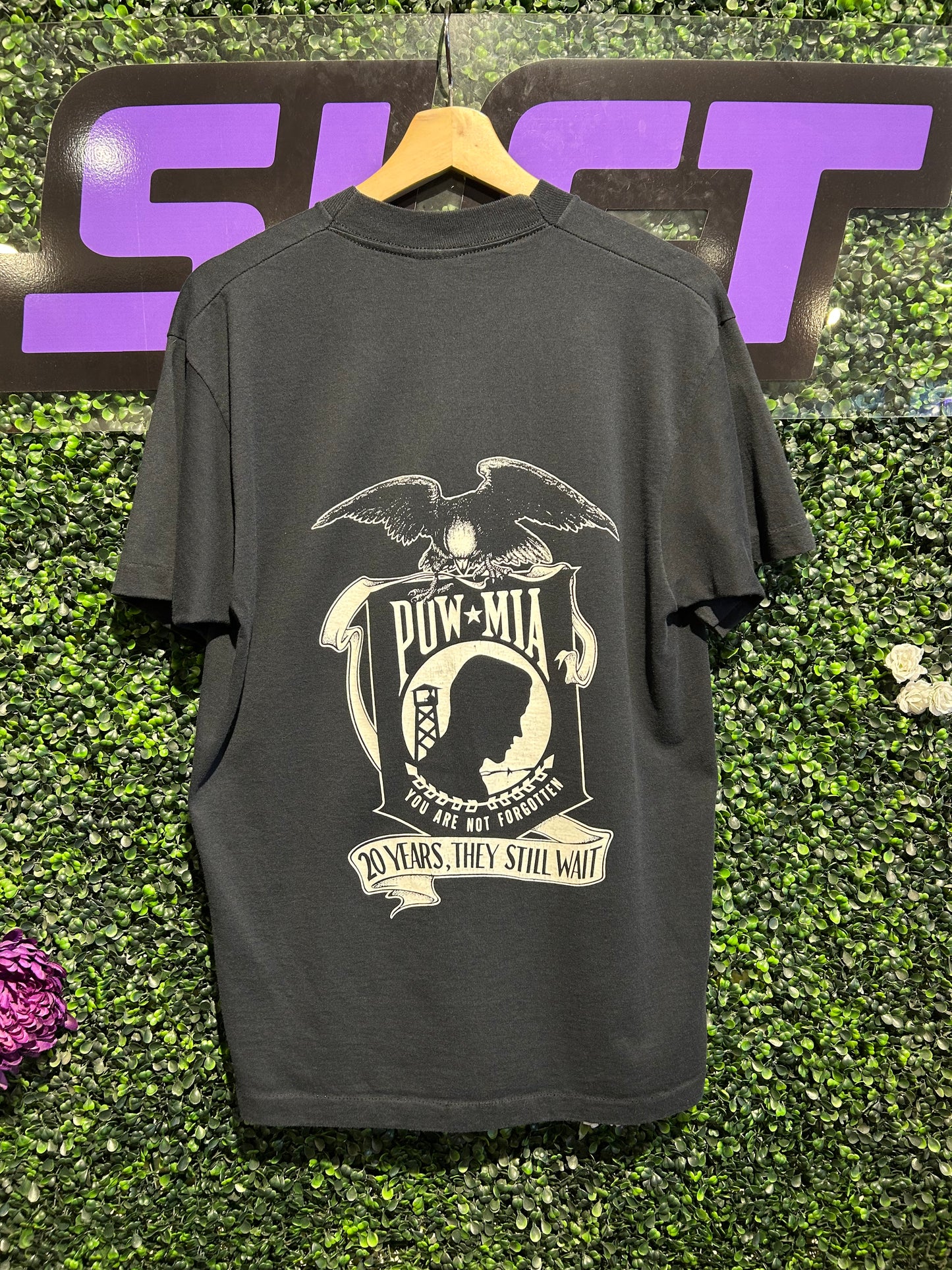 1995 Vietnam 20th Anniversary POW MIA T-Shirt. Size Large