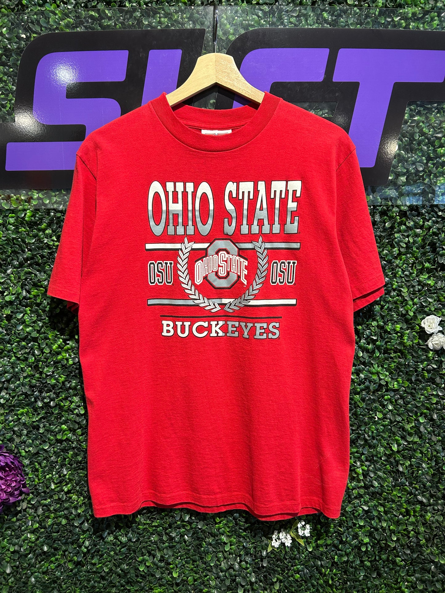 90s Ohio State Buckeyes T-Shirt. Size Medium