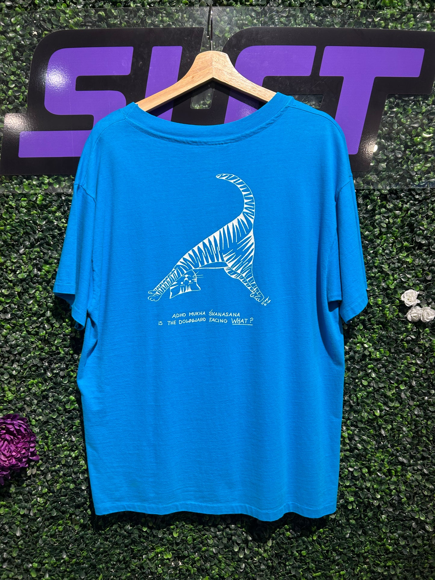 90s Cat Yoga T-Shirt. Size XL