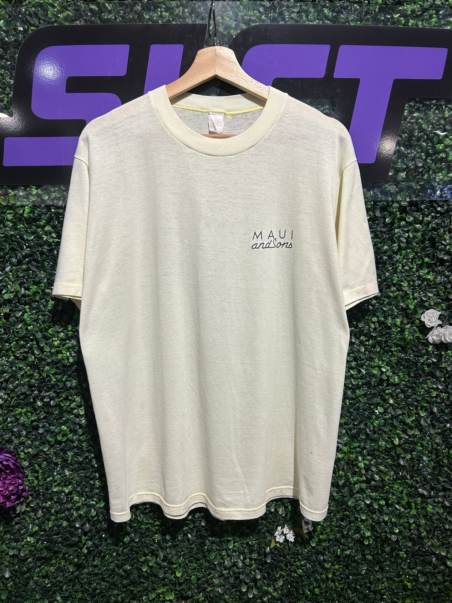 80s Maui And Sons T-Shirt. Size Large