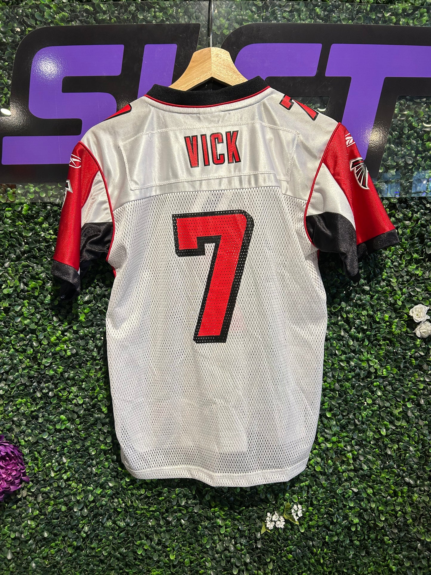 00s Atlanta Falcons #7 Michael Vick Reebok Jersey. Size XS/S