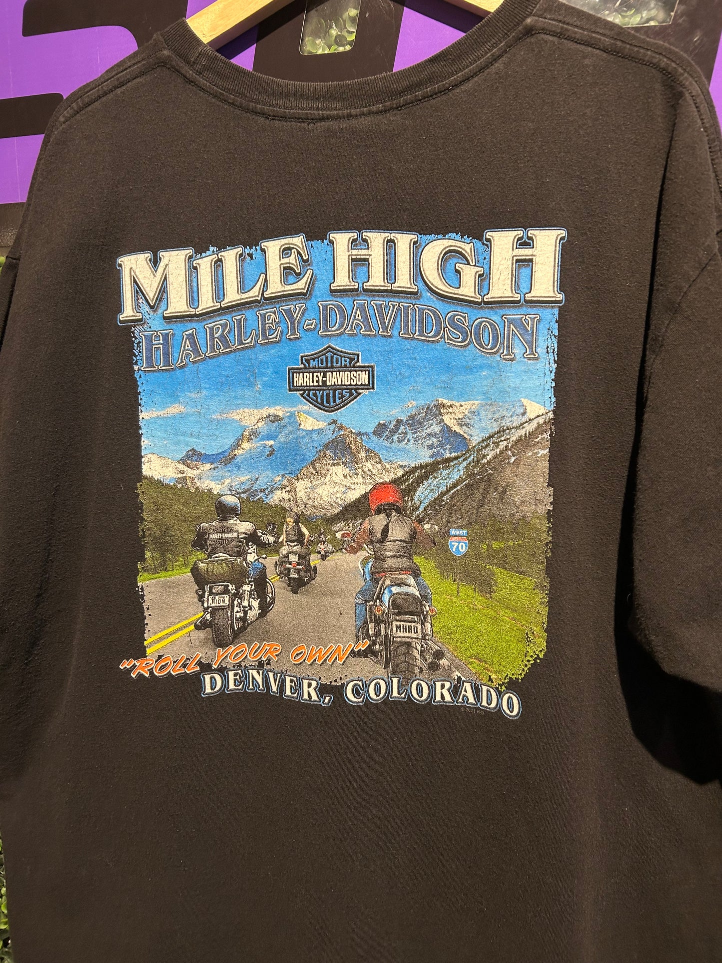 00s Harley Davidson Mile High T-Shirt. Size XL
