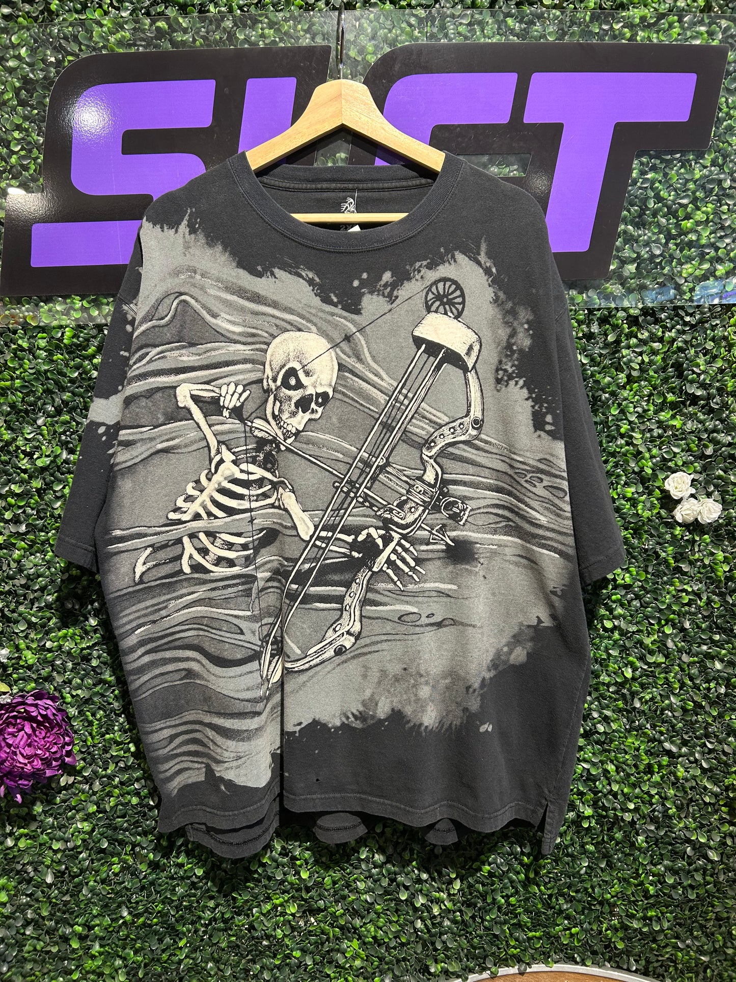 00s Skeleton Crossbow T-Shirt. Size XL (Boxy)