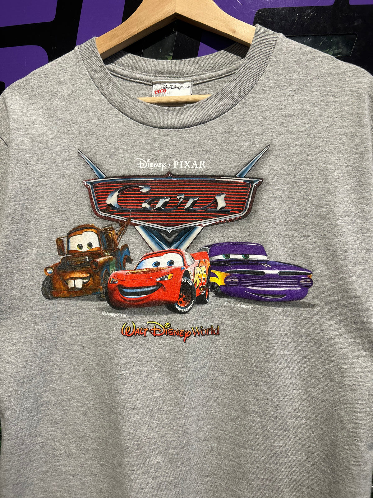 2006 Disney Pixar Cars Movie-Promo T-Shirt. Size Small (Youth Large)