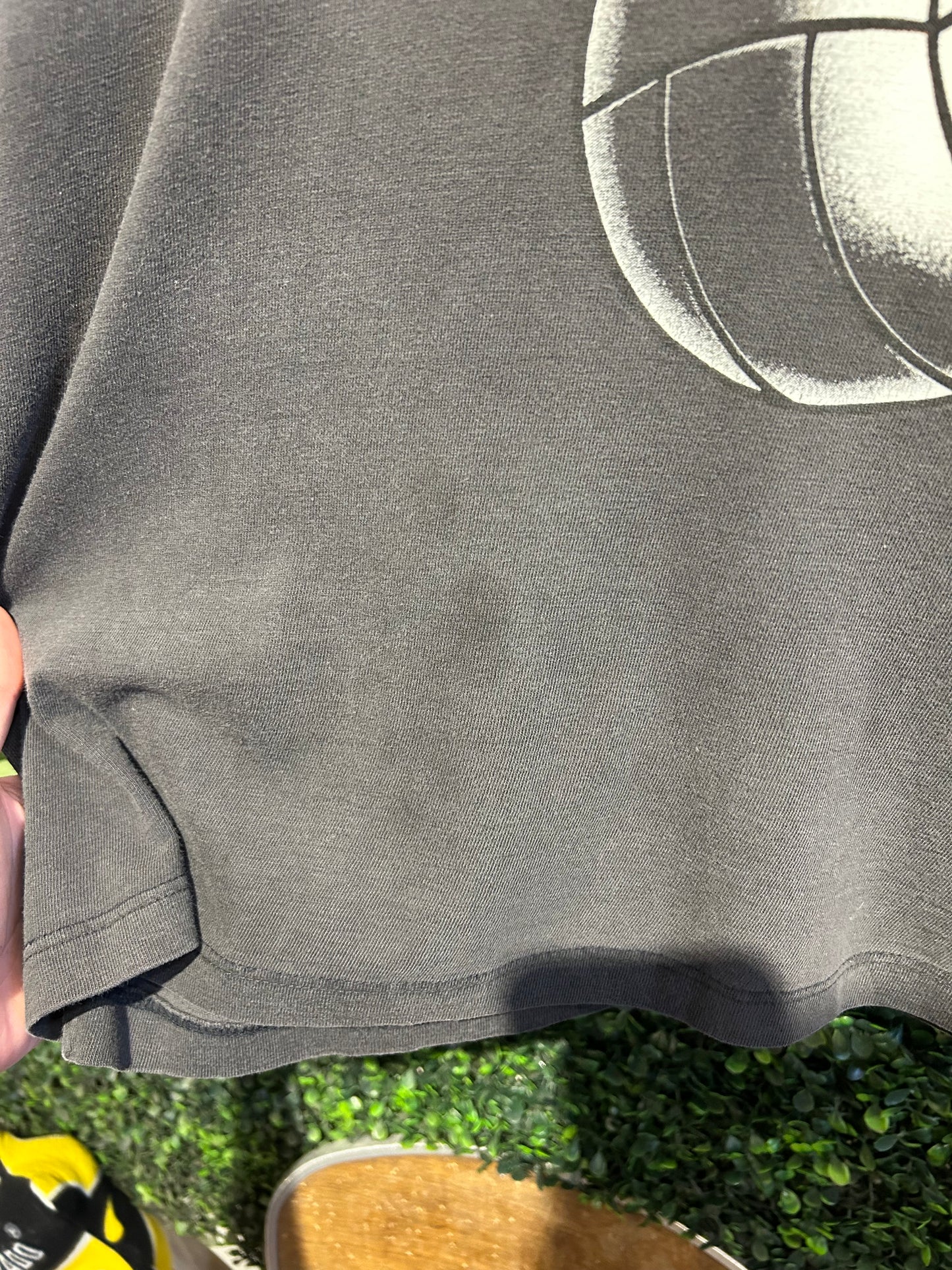90s Mickey Mouse Volleyball T-Shirt. Size XL (Boxy)