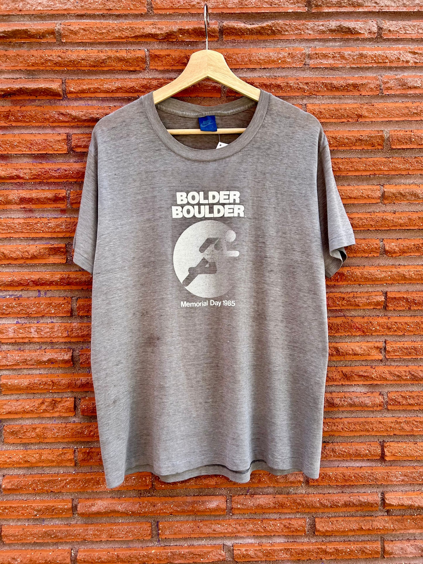 1985 Bolder Boulder Nike Race Official T-Shirt. Size Large