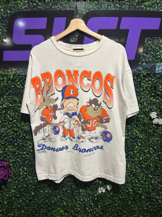 1994 Denver Broncos Looney Tunes T-Shirt. Size M/L