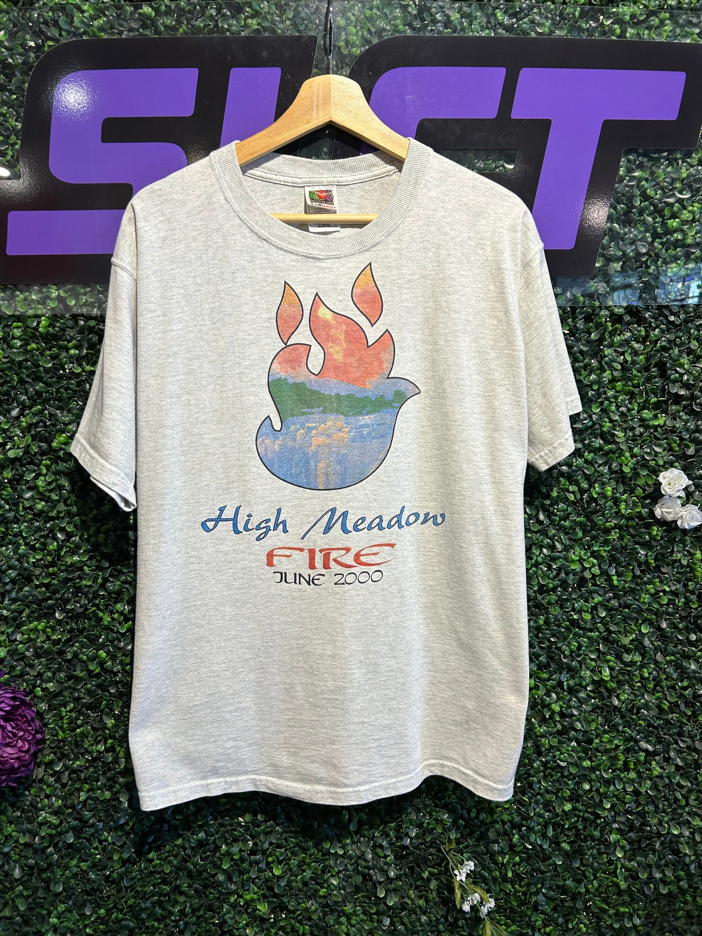 2000 High Meadow Fire T-Shirt. Size Large