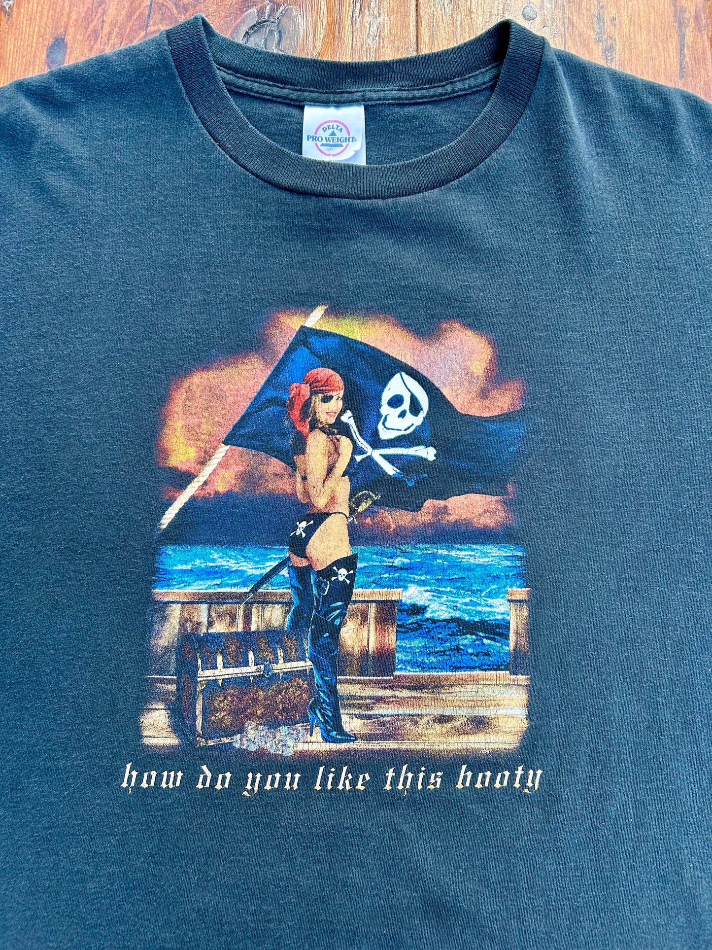 Vintage How Do You Like This Booty Pirate T-Shirt. Size M/L