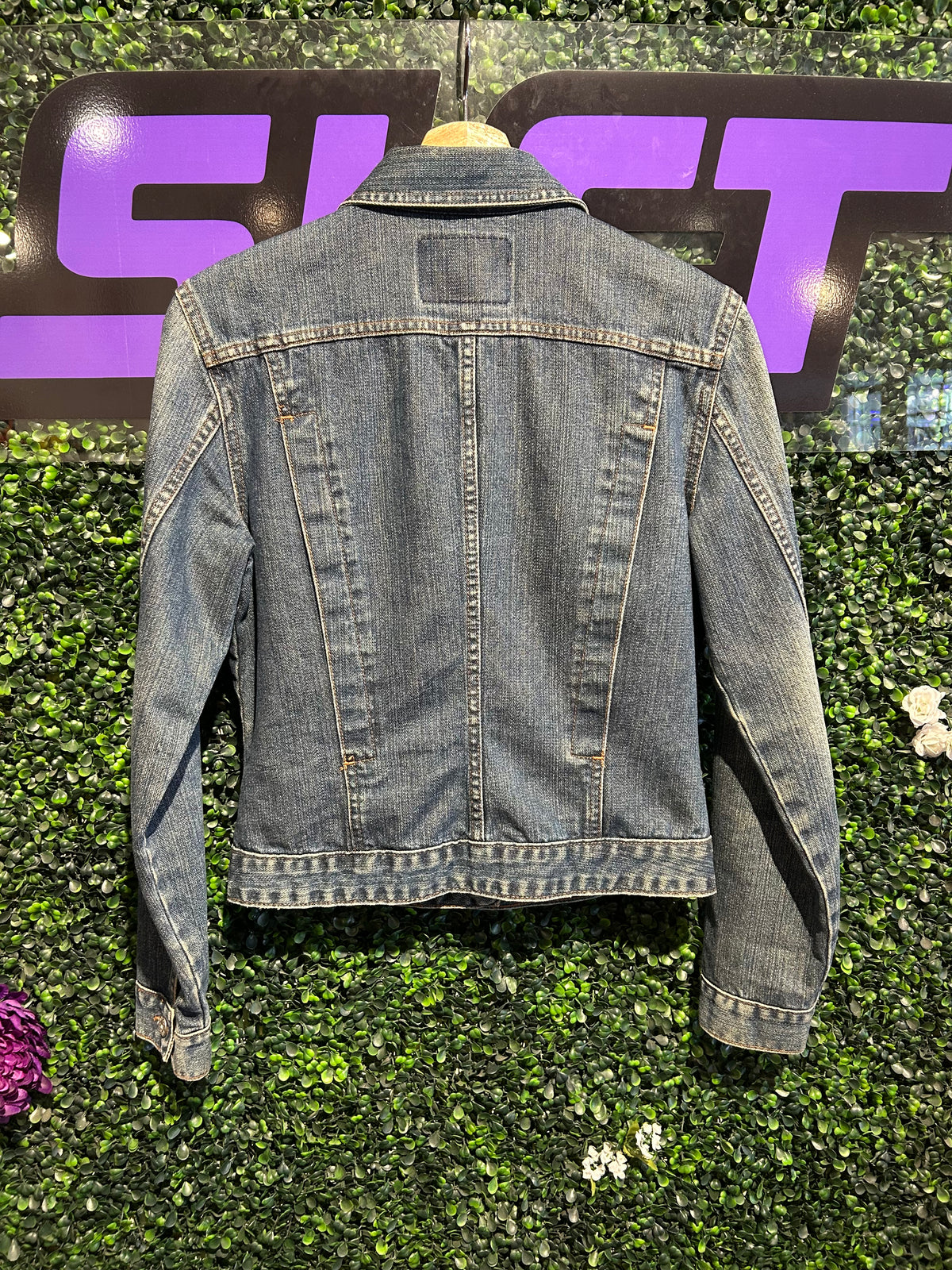 Vintage Guess Denim Button-Up Jacket. Size Small