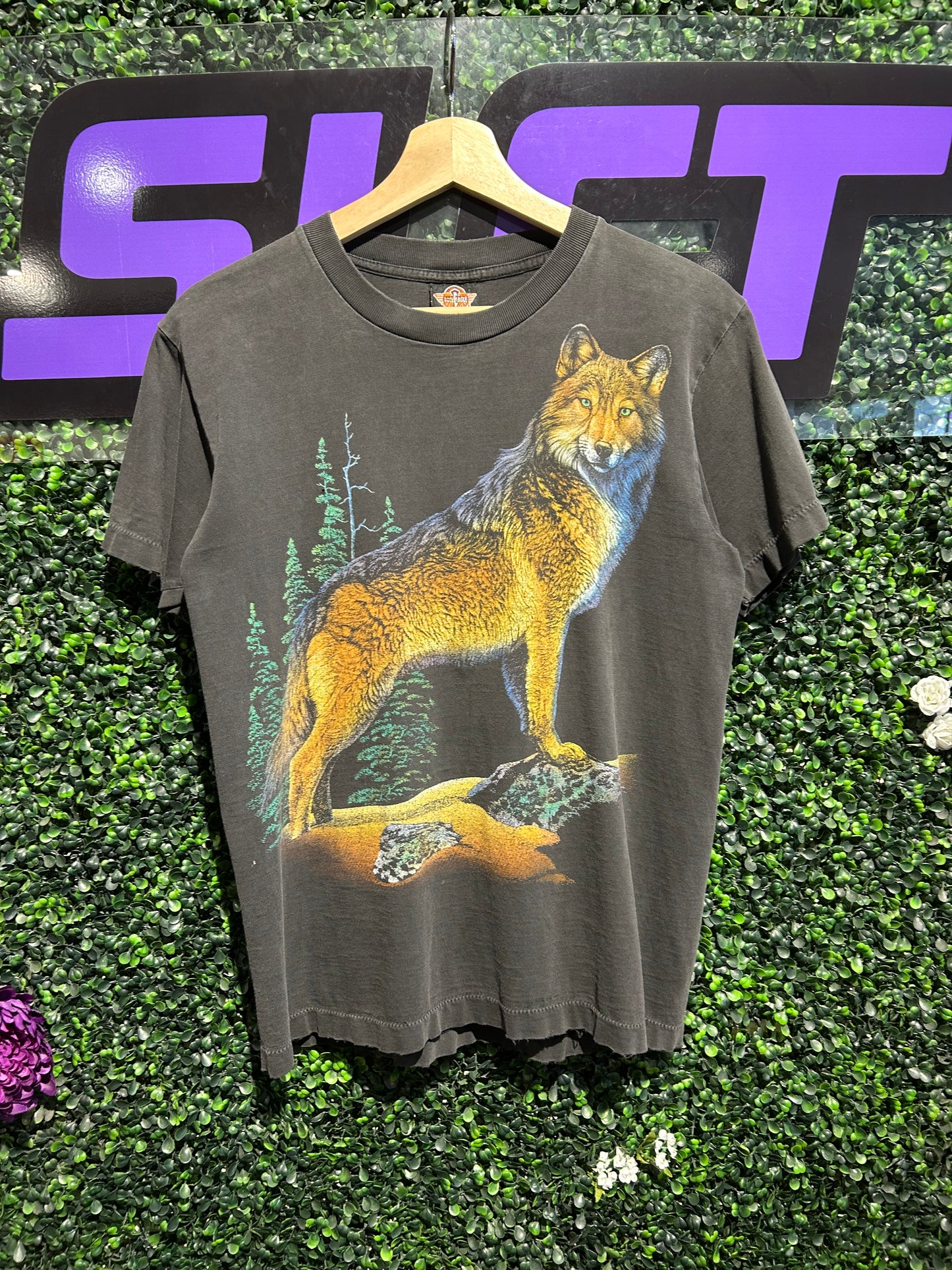 90s It’s Our Planet Wolf T-Shirt. Size S/M