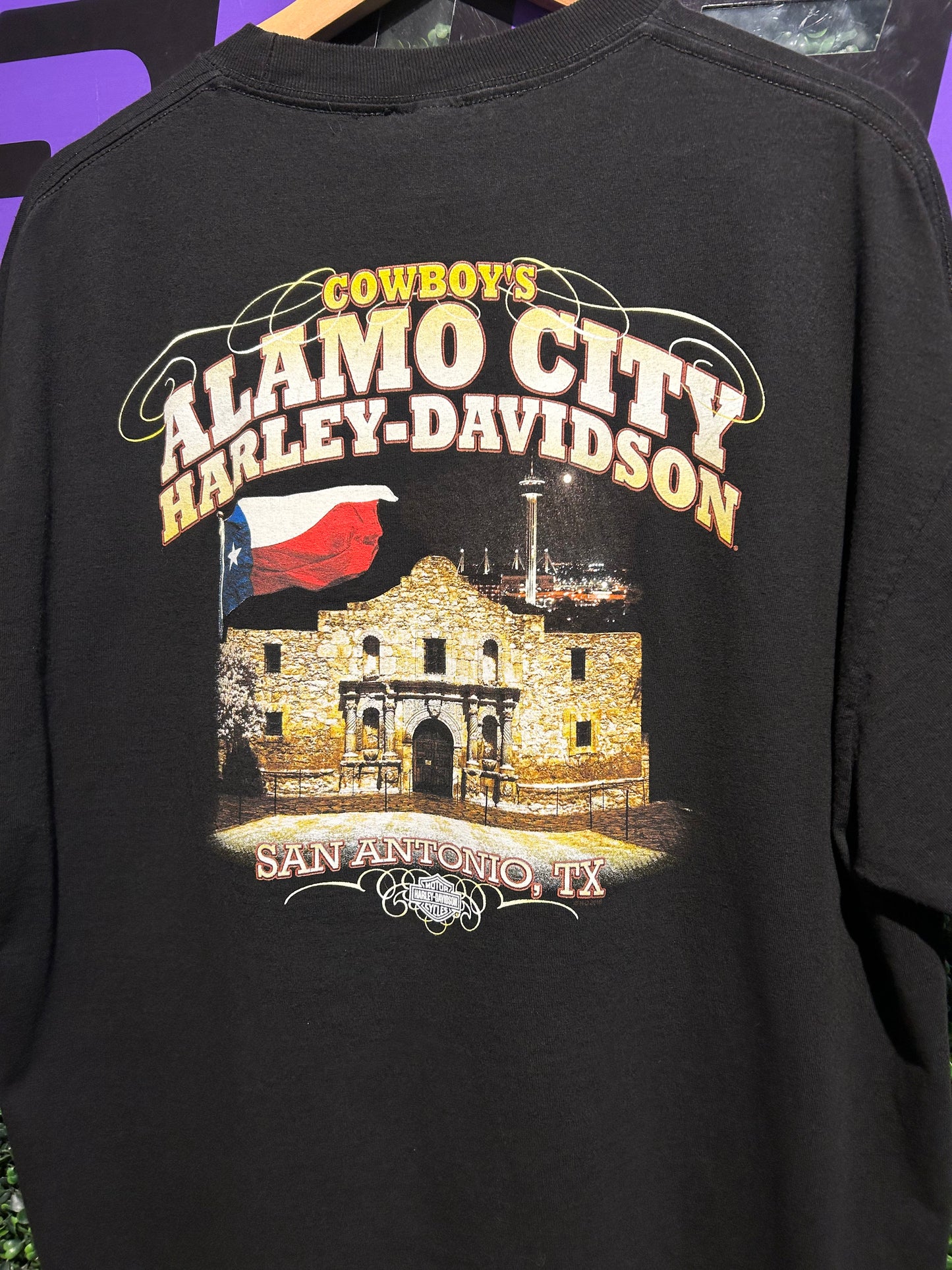 00s Harley Davidson Alamo City T-Shirt. Size XL