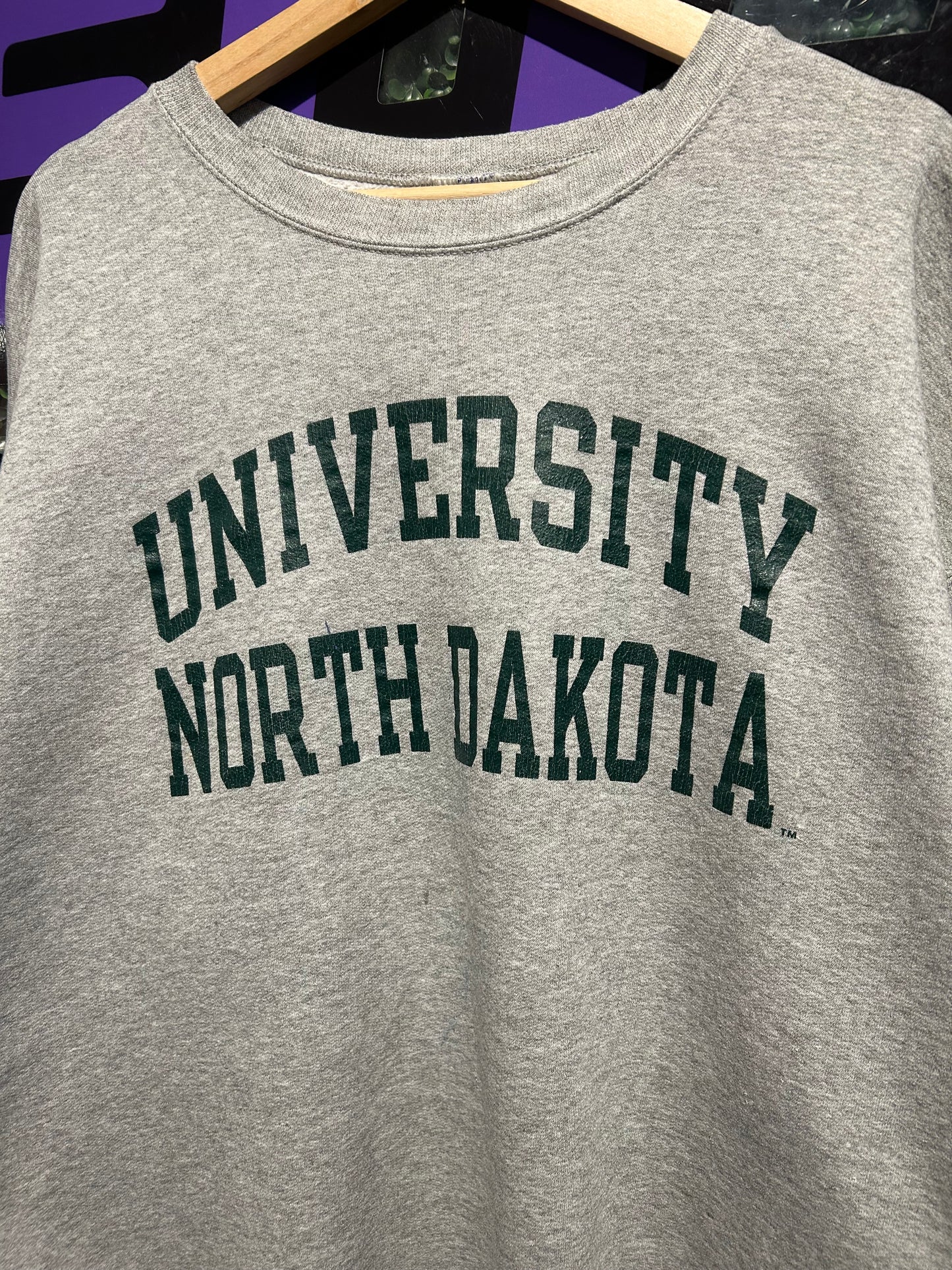 90s University Of North Dakota Crewneck. Size L/XL
