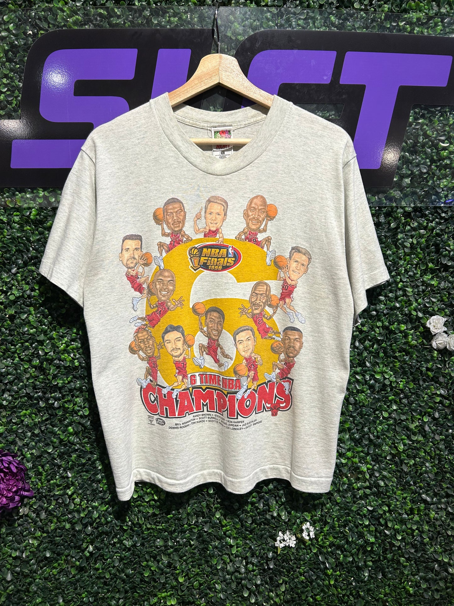 1998 Chicago Bulls NBA Finals T-Shirt. Size S/M (Youth XL)
