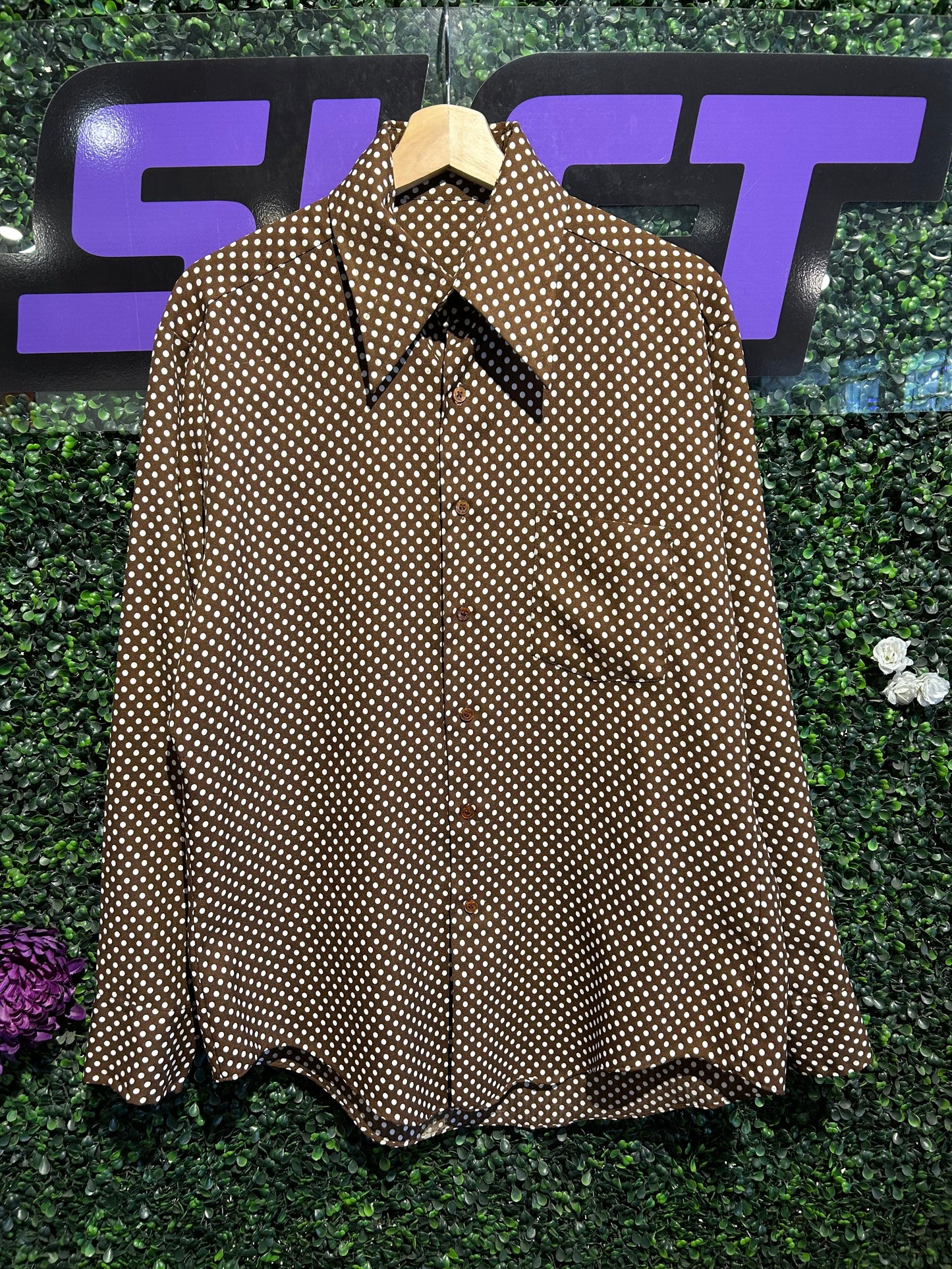 70s Sears Brown Polka Dot Button-Up Shirt. Size Large