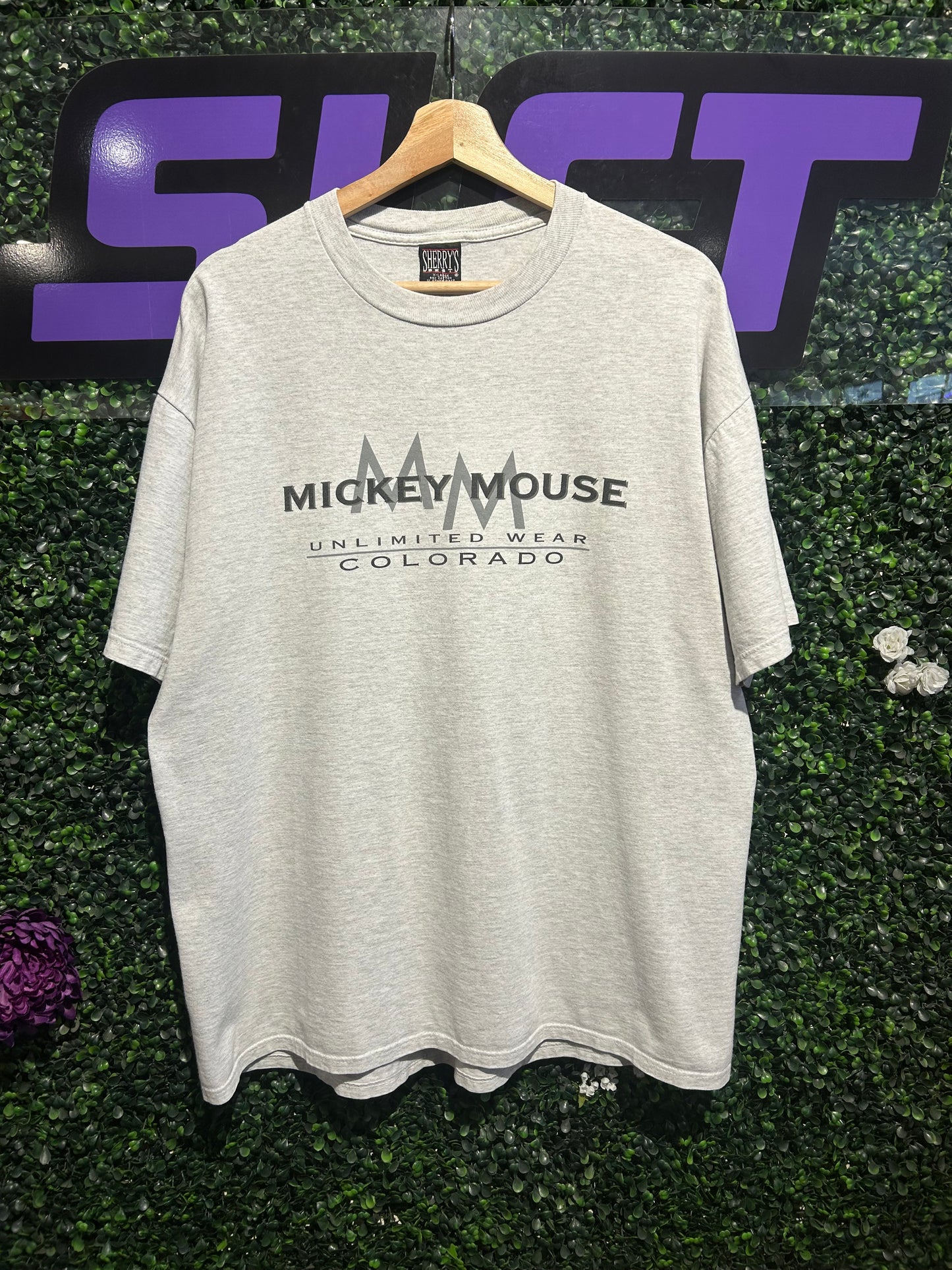 90s Mickey Mouse Colorado T-Shirt. Size XL