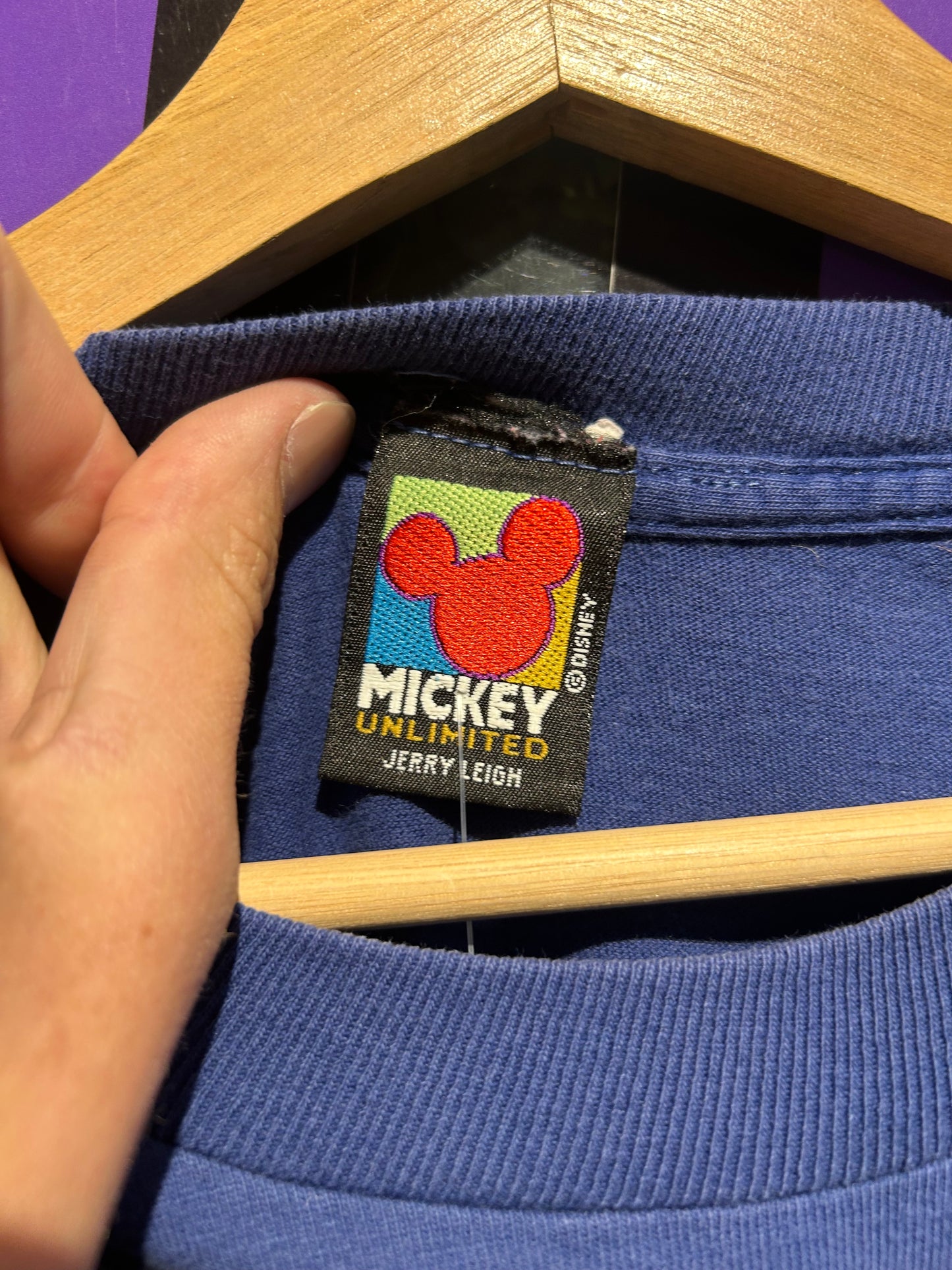 90s Disney Mickey & Minnie Mouse T-Shirt. Size L/XL