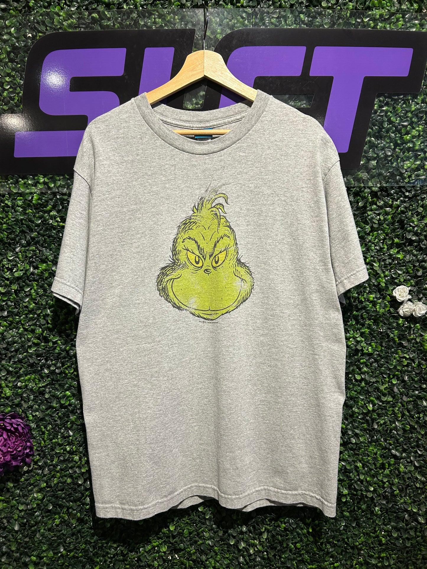 Vintage Dr. Seuss The Grinch T-Shirt. Size Large