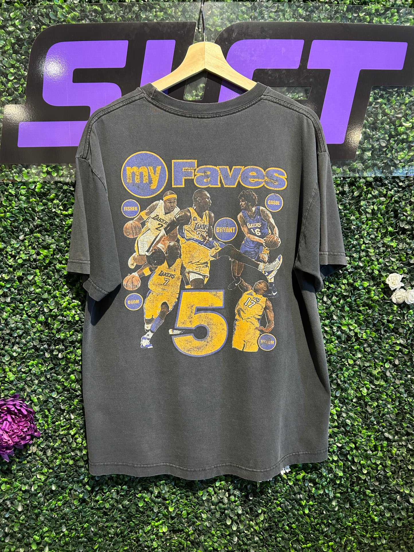 2009 Los Angeles Lakers NBA Playoffs T-Shirt. Size Large