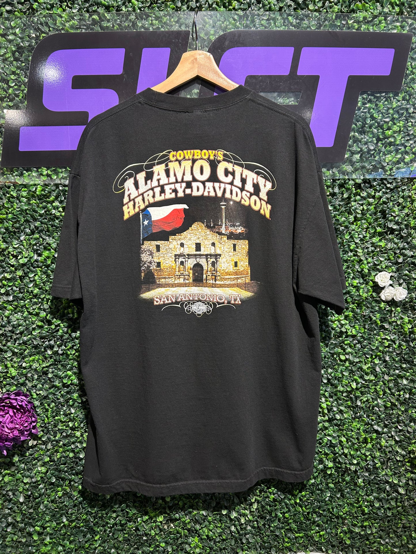 00s Harley Davidson Alamo City T-Shirt. Size XL