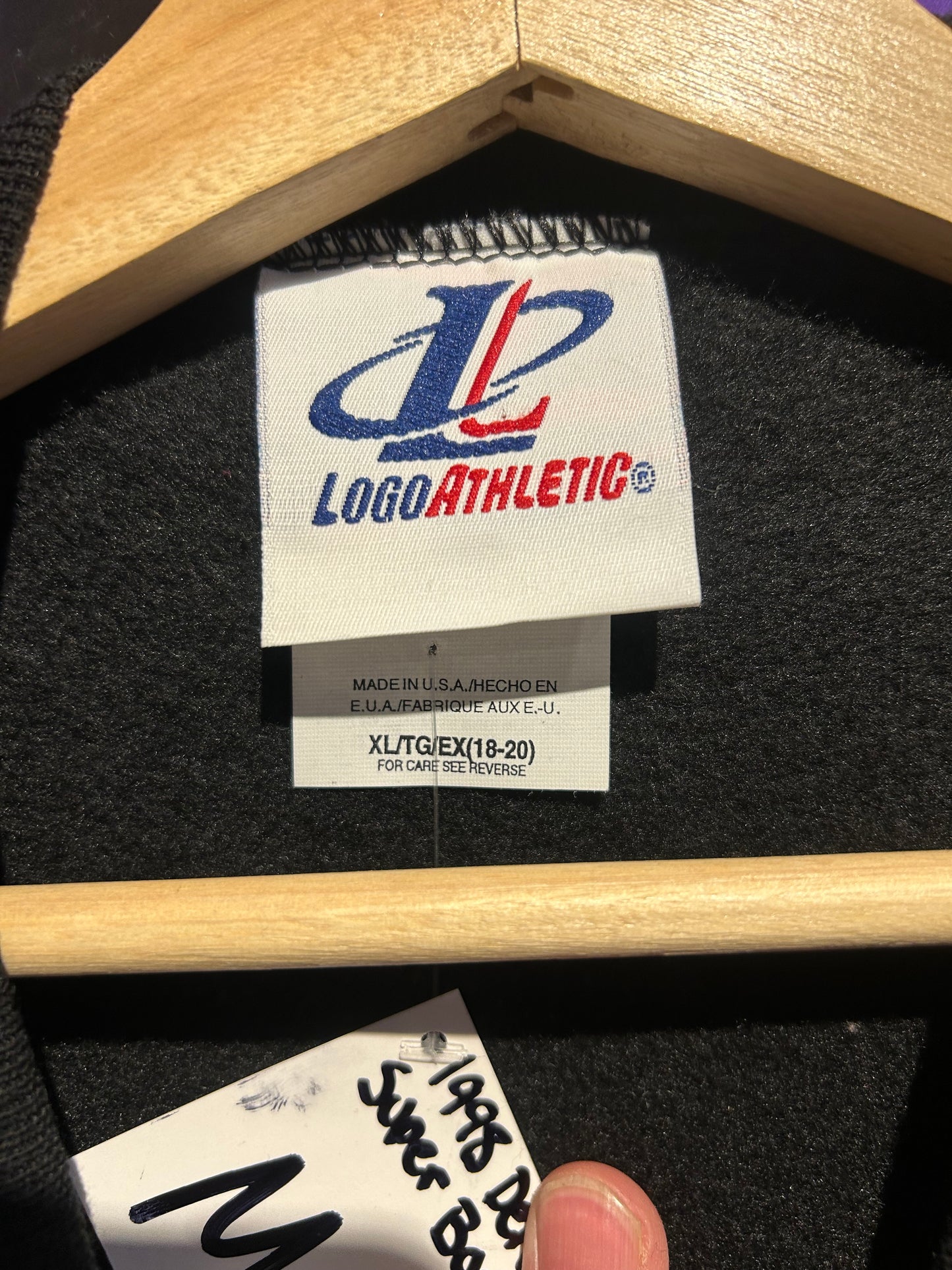 1998 Denver Broncos Super Bowl Champions Crewneck. Size S/M