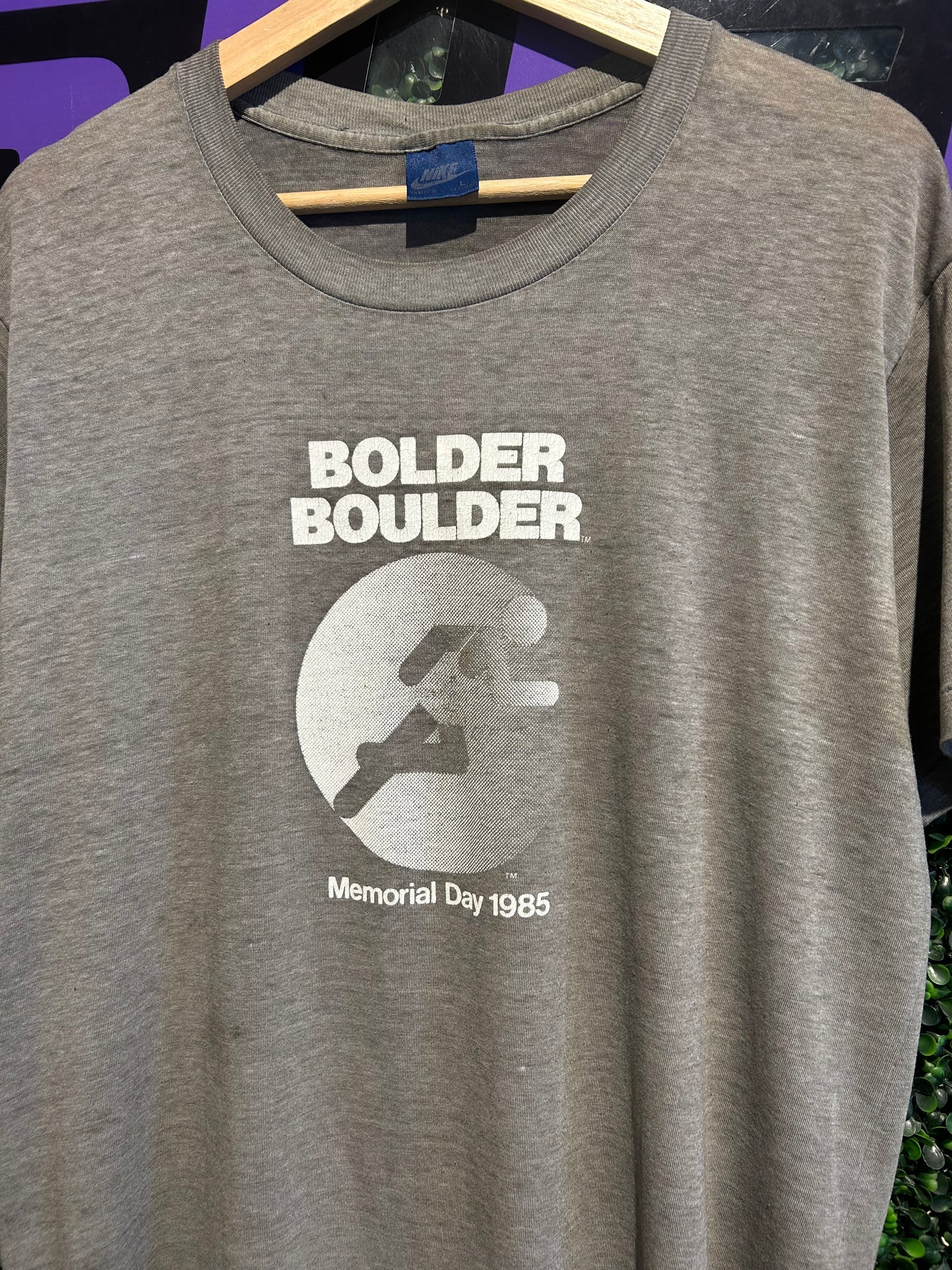 1985 Bolder Boulder Nike Race Official T-Shirt. Size Large